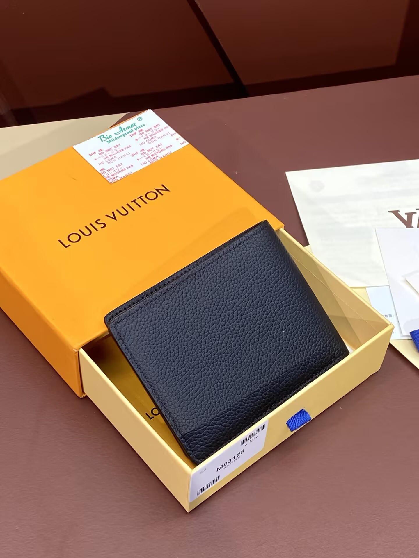 LV Slender Wallet M83128 11x8.5x2cm