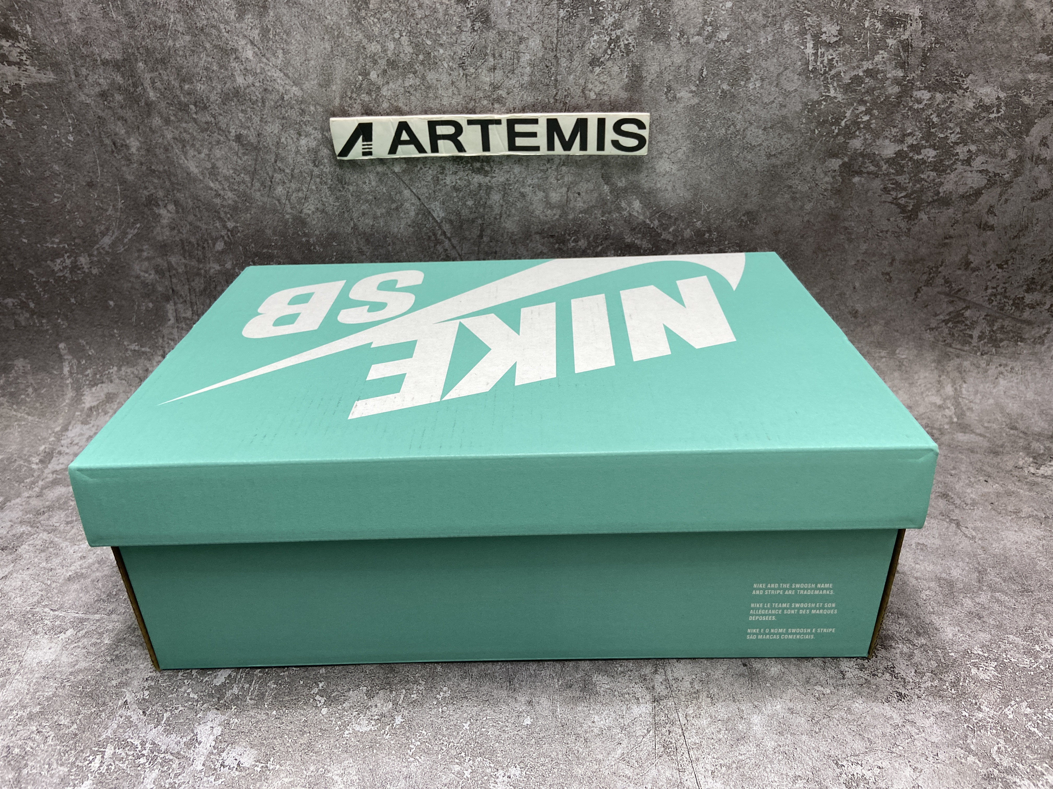 Nike SB Dunk Low Dark Grey Black Gum