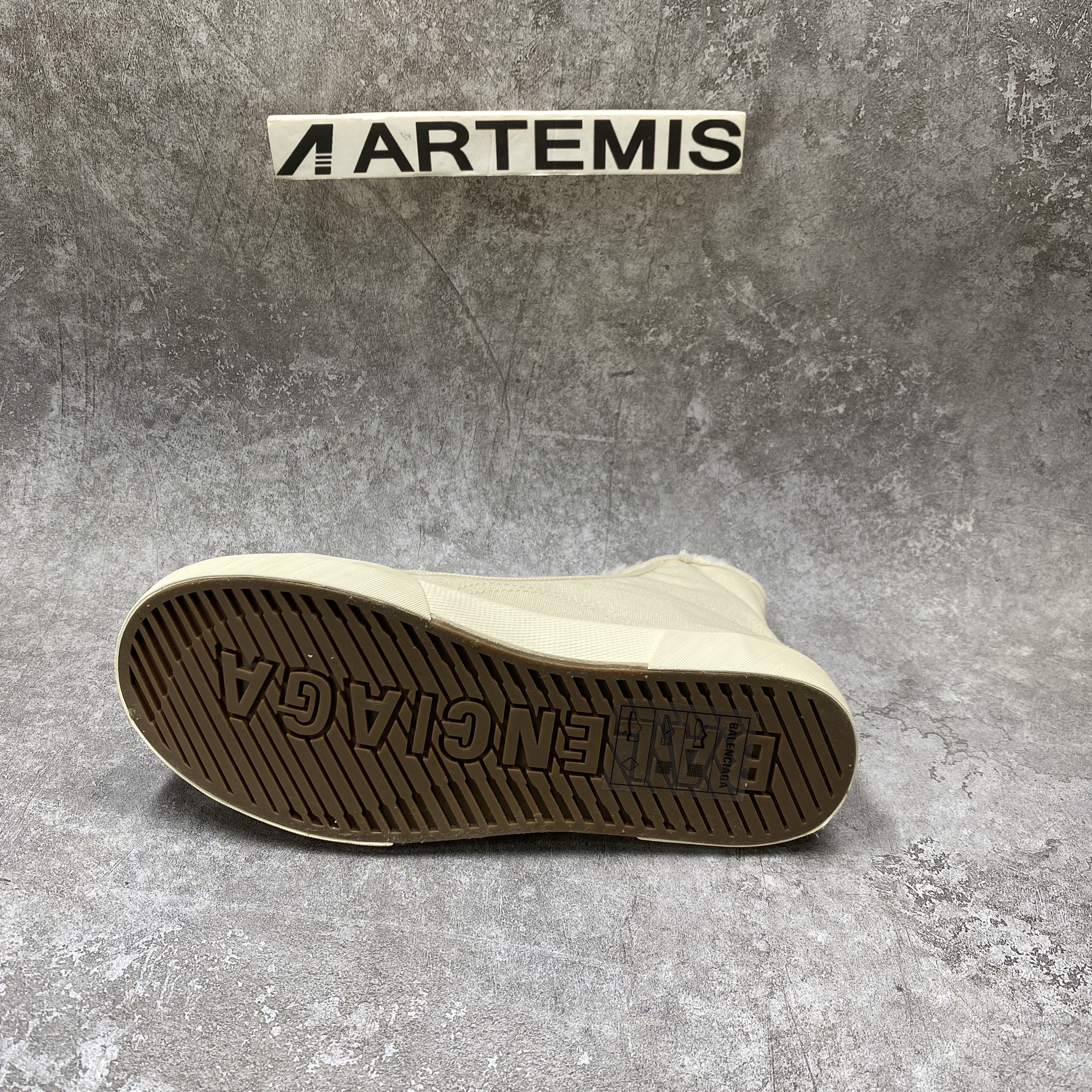 PARIS HIGH TOP SNEAKER IN WHITE