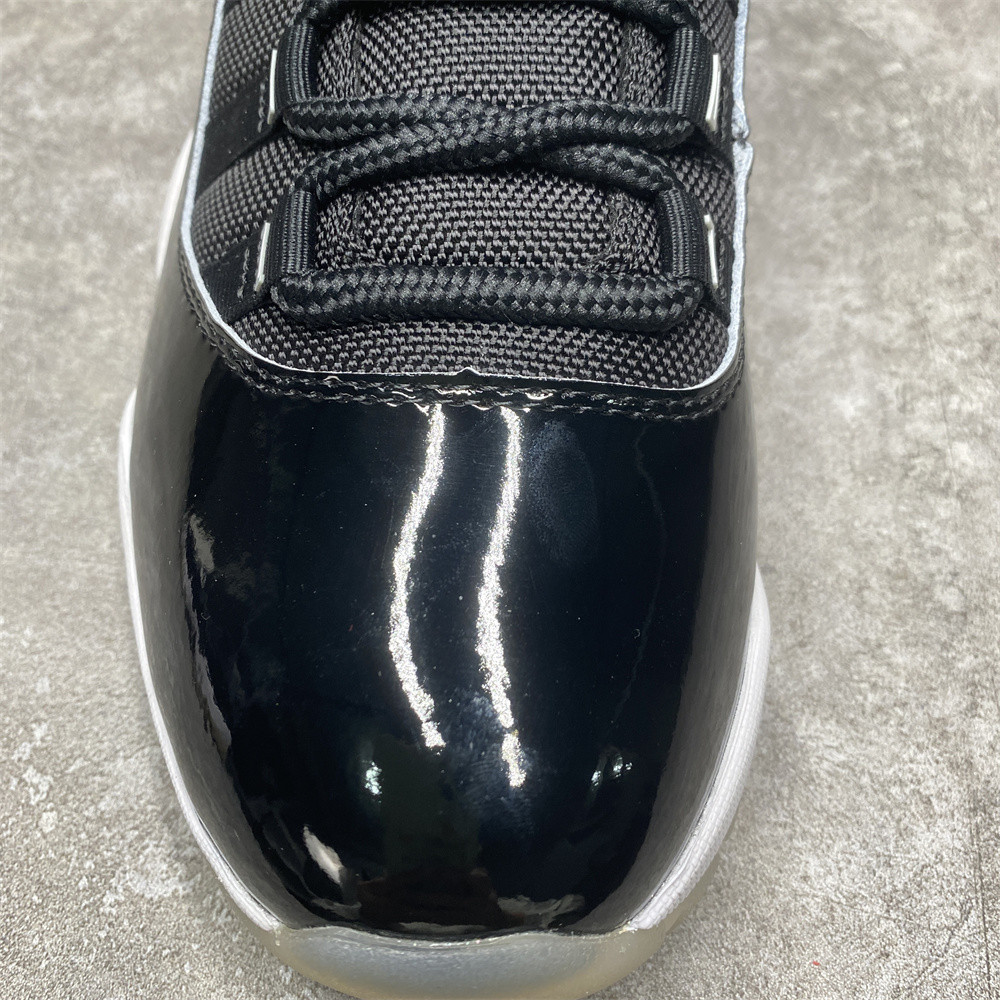 AIR JORDAN 11 RETRO 