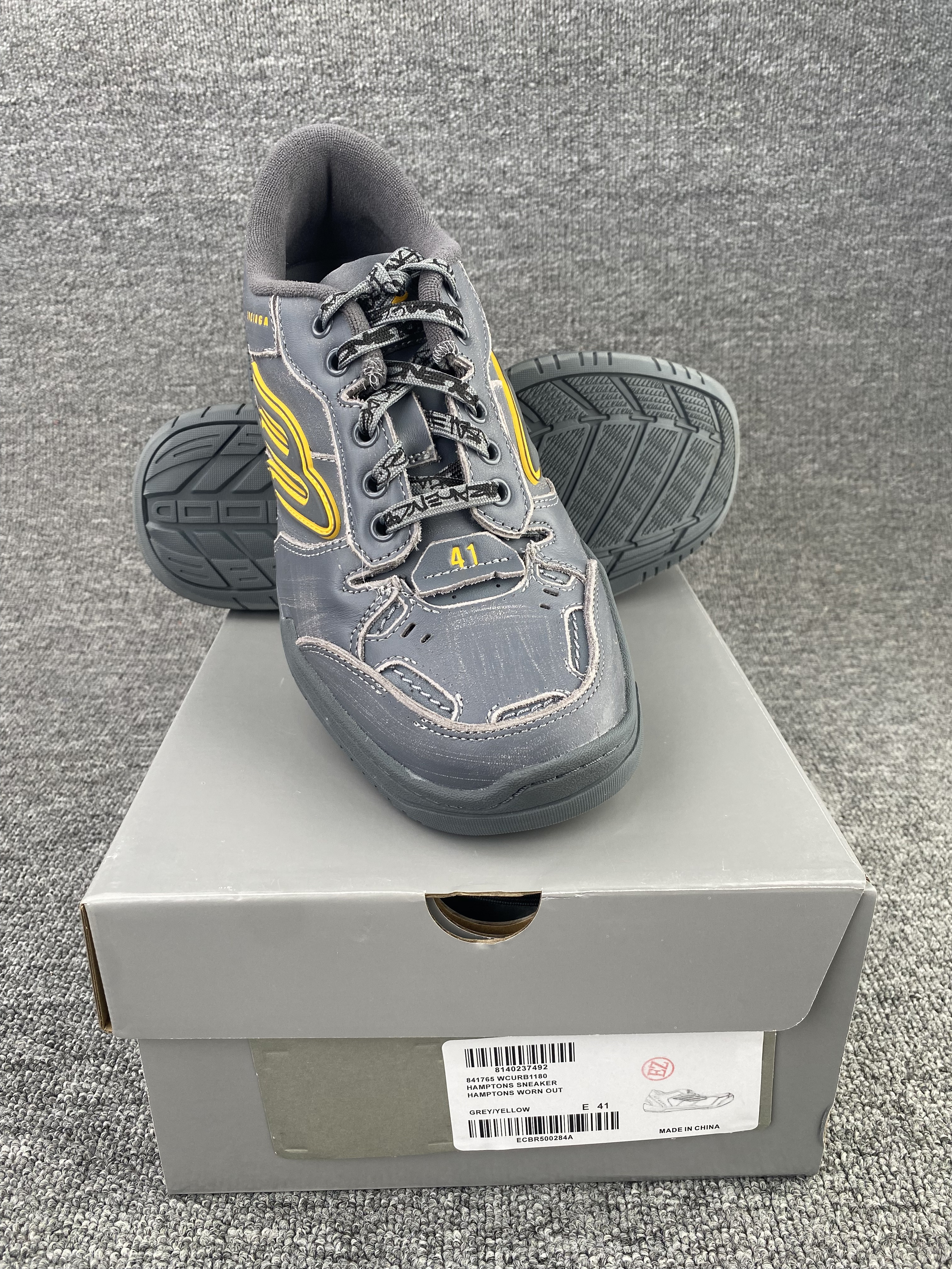 ua Ba*len*cia*ga hamptons worn-out sneaker in grey/yellow(run one size large)
