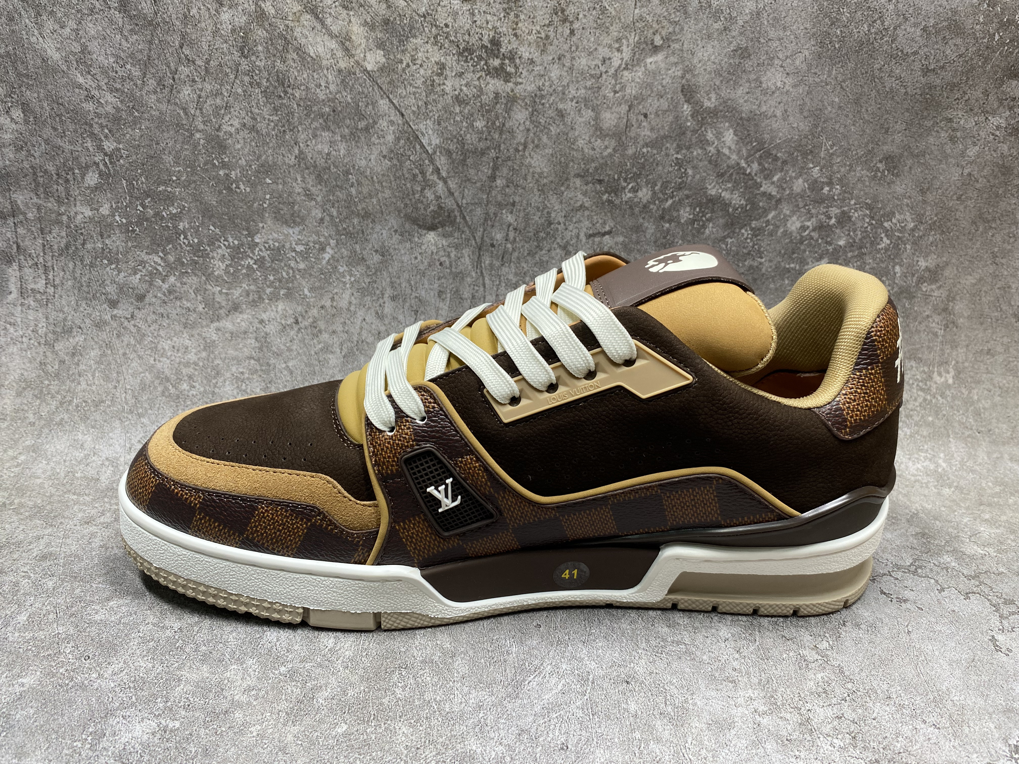 UA LV trainer Sneakers