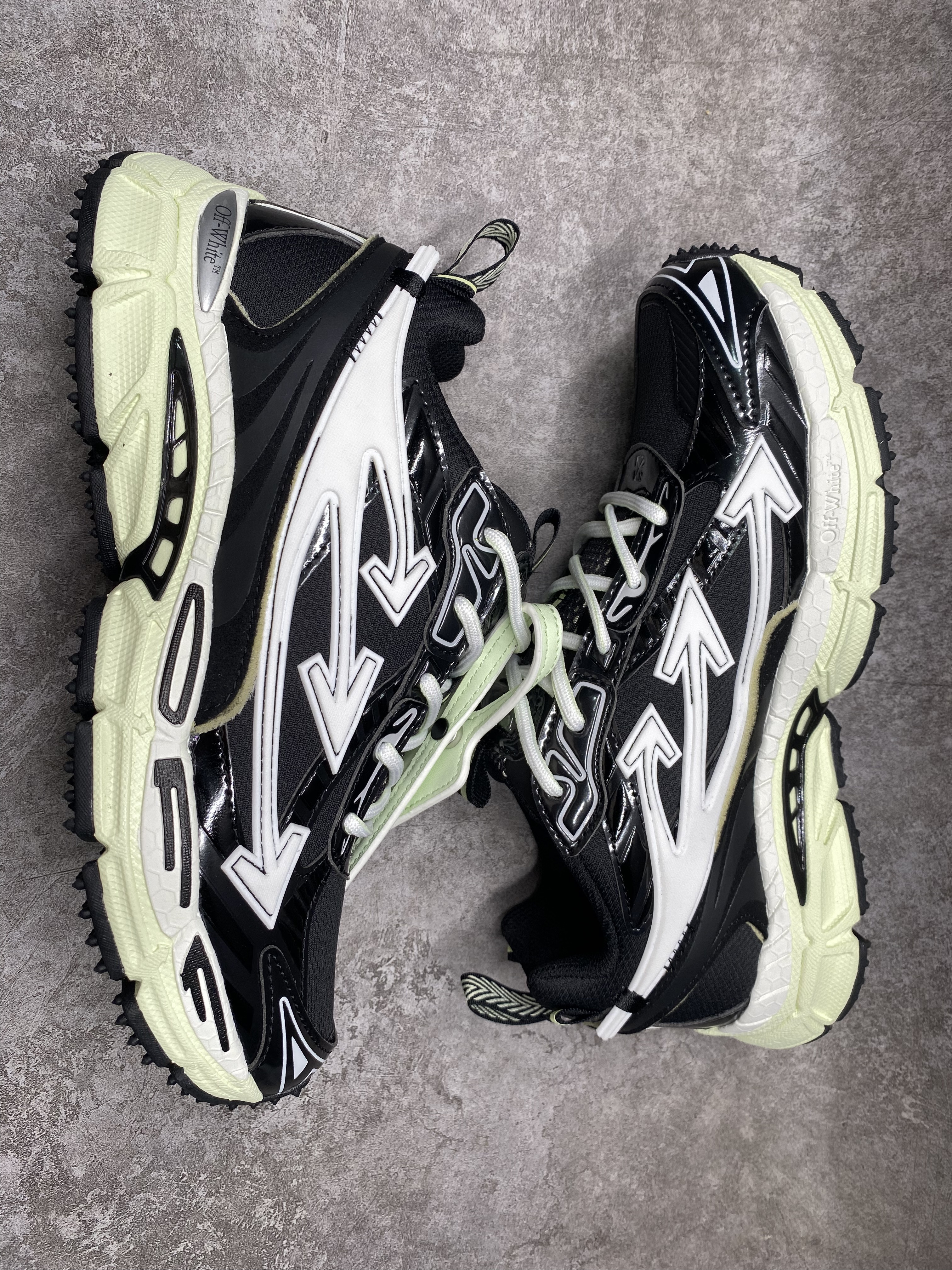 UA Off-White "BE RIGHT BACK"