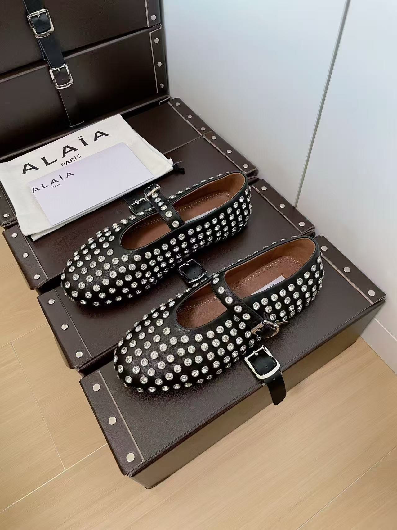 UA ALAÏA STRASS BALLET FLATS