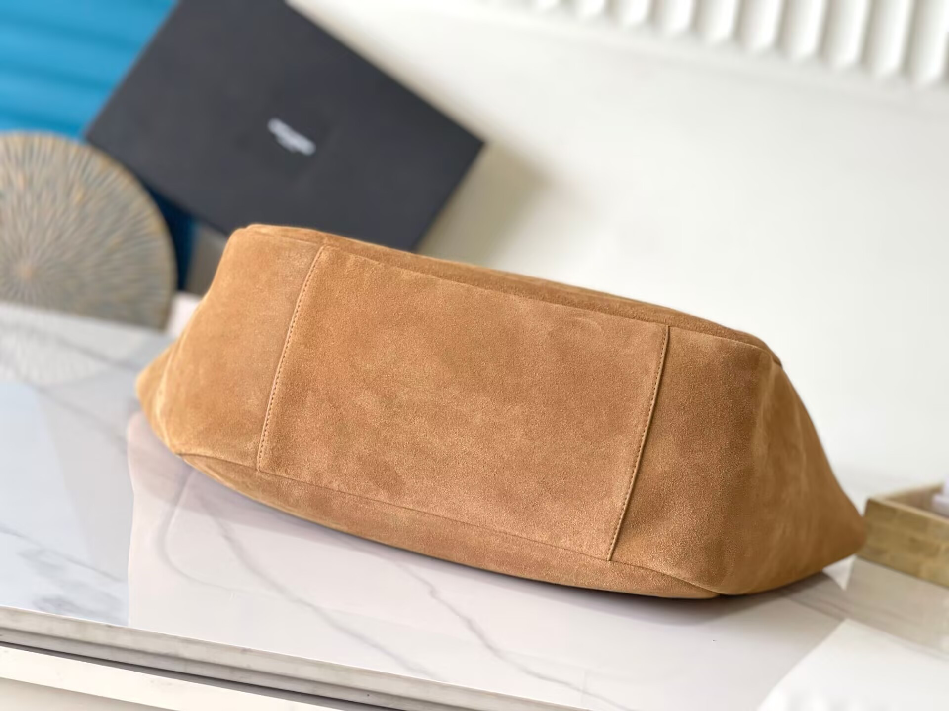 Y*L le 5 à 7 bea in suede 50×28×18cm