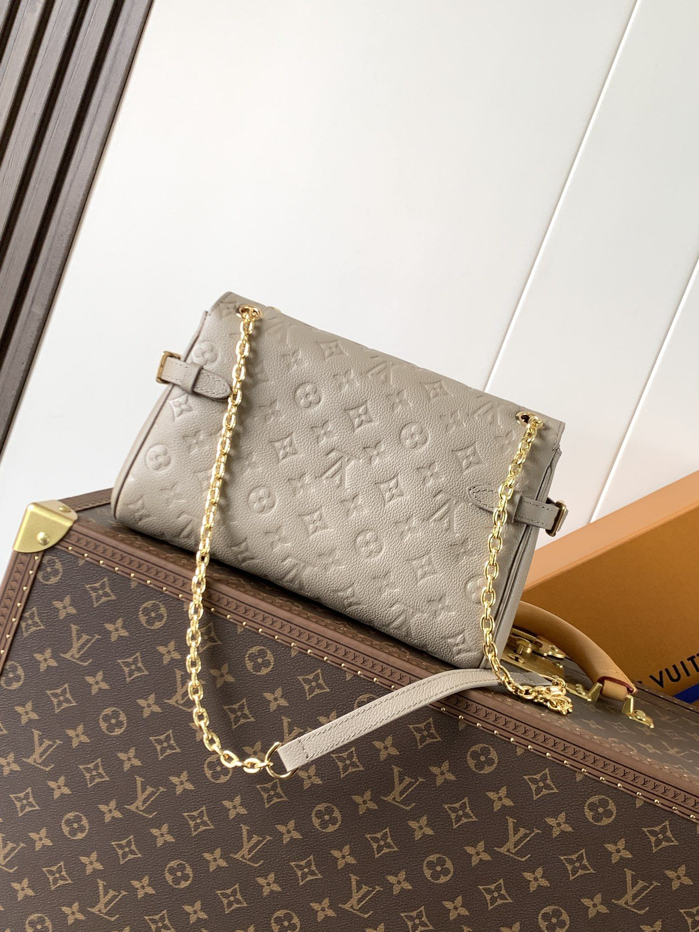 LV Anytime Flap Bag M14973 29.5x18.5x9.5cm