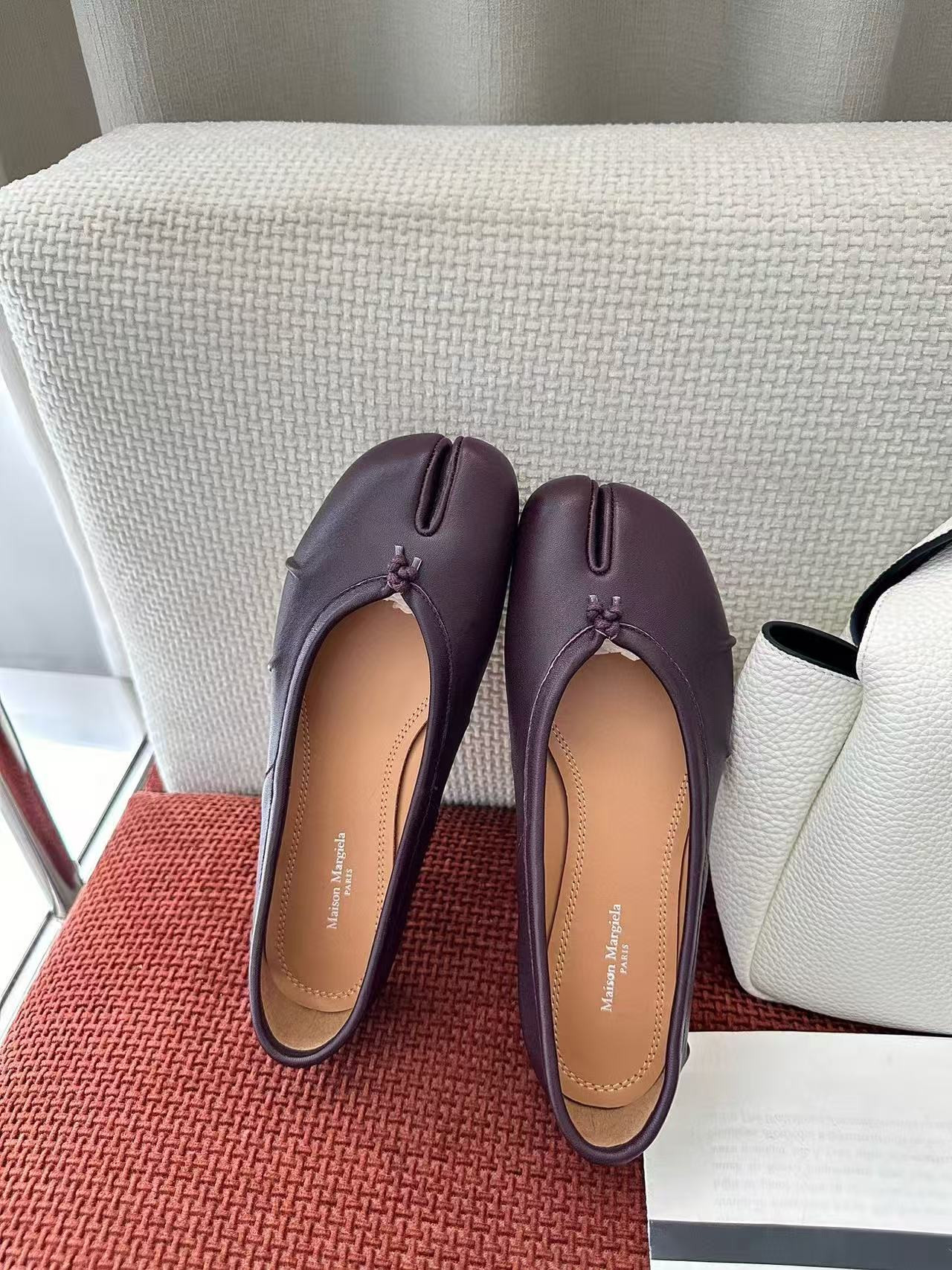 ua ma*s*n Ma*i*la tabi leather ballet flats