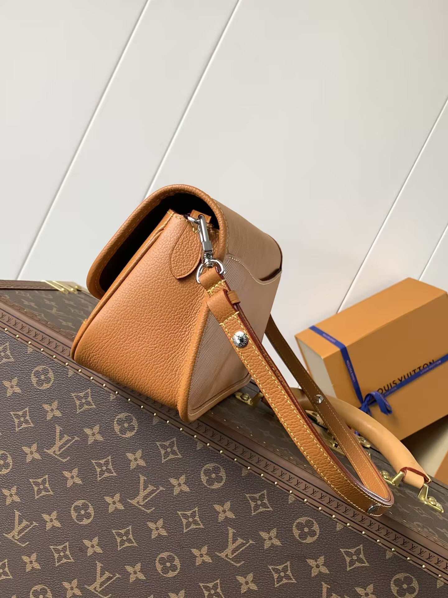 LV BUCI Handbags M59459 15.5x9x24.5cm