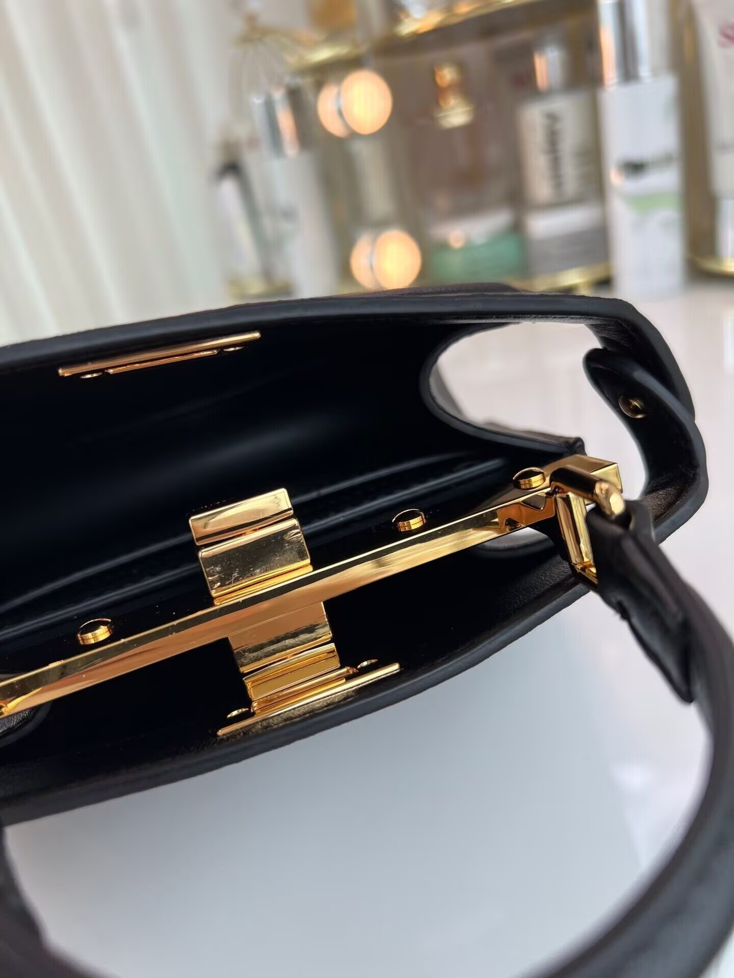 F**di peekaboo iseeu petite 20x11x15.5cm