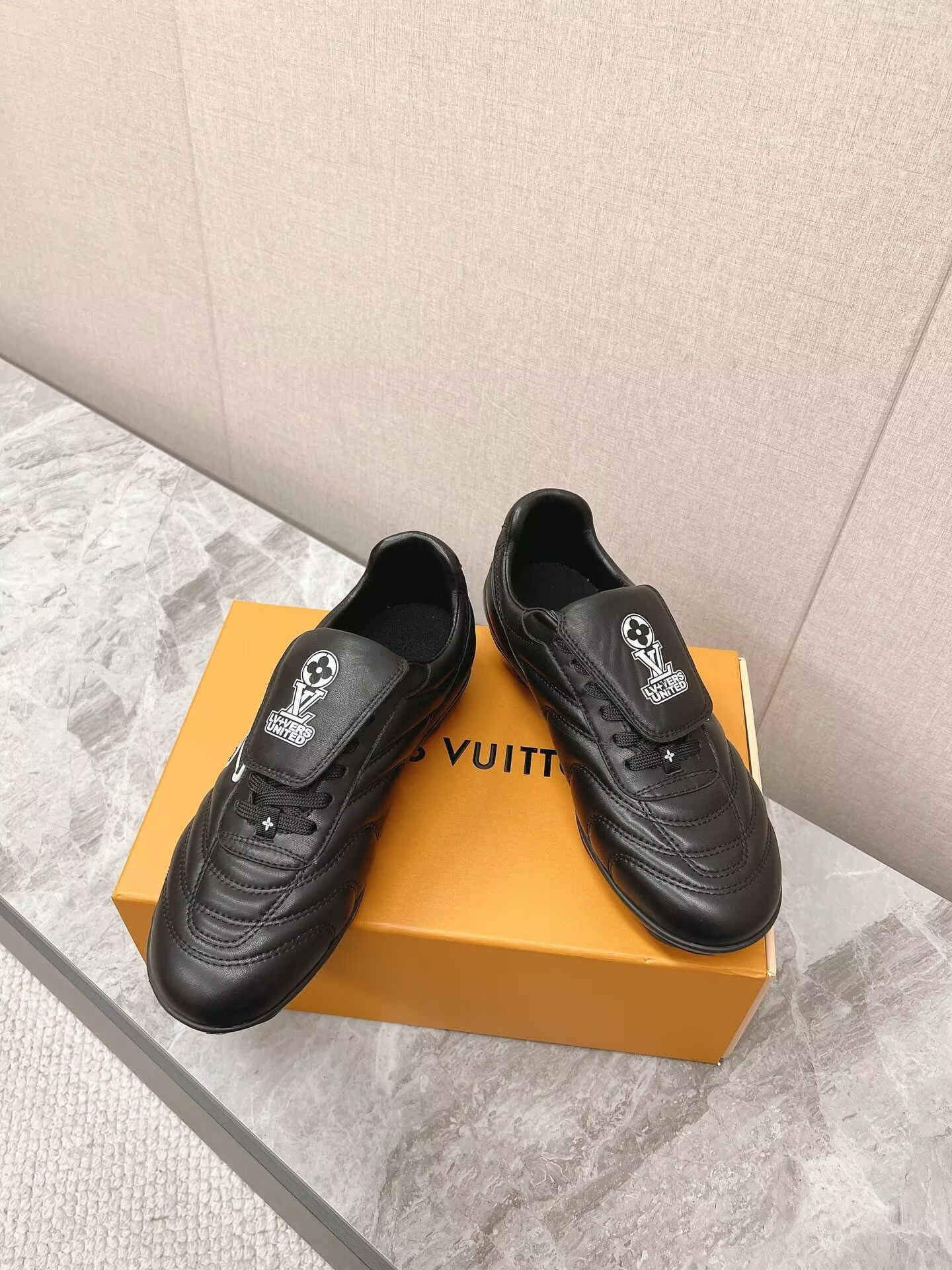 UA LV Footprint Soccer Sneaker