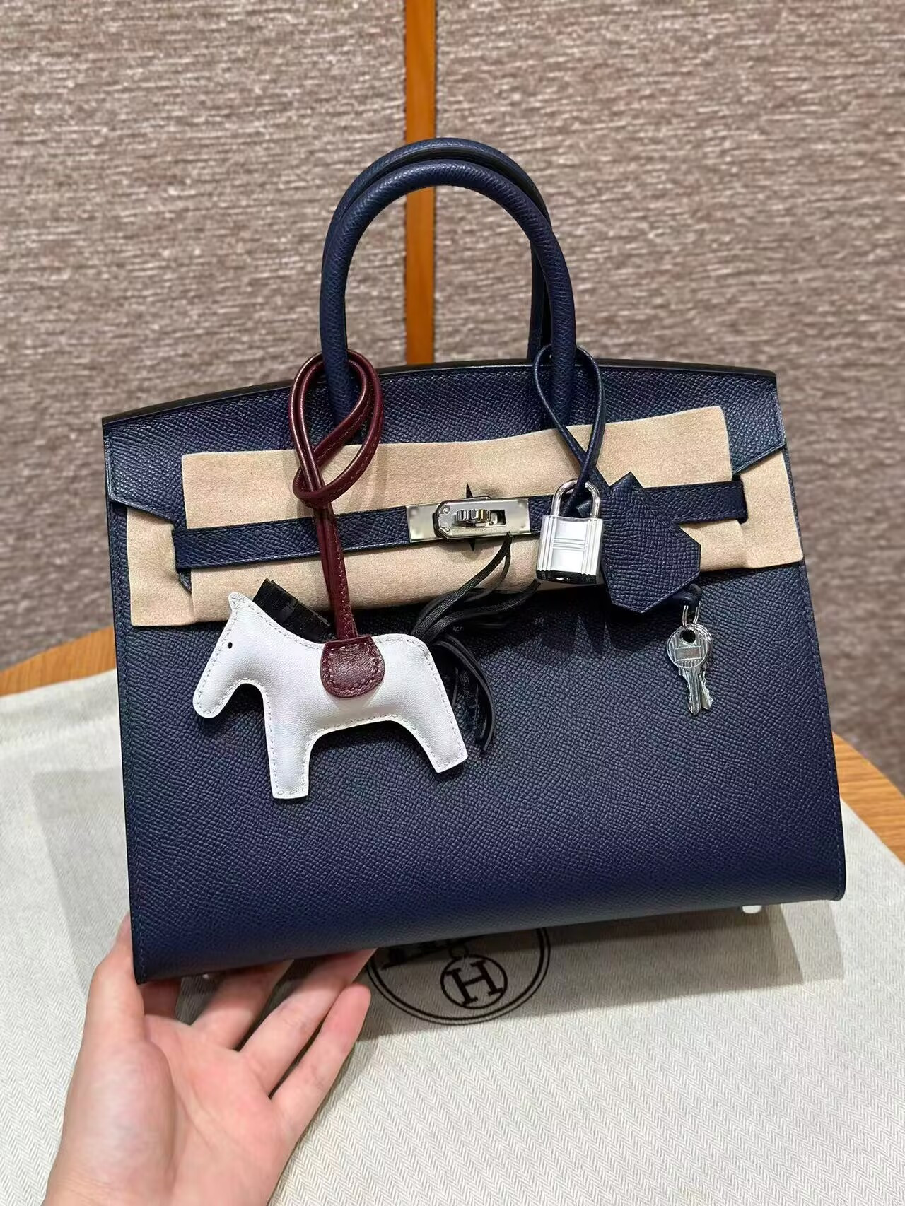 HERMÈS BIRKIN EPSOM 25 30 (Horse charm not included)