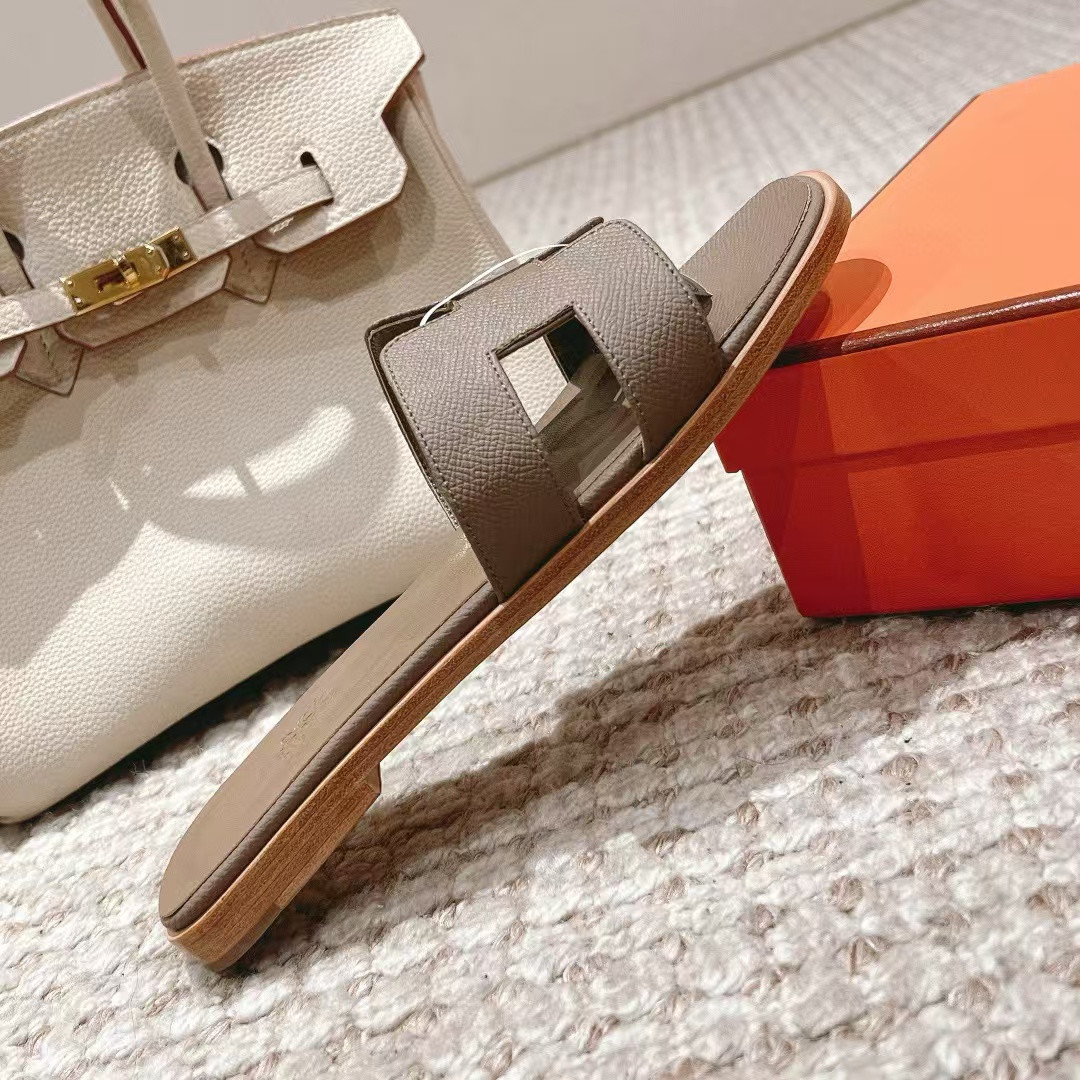 ua H**me5 oran sandal