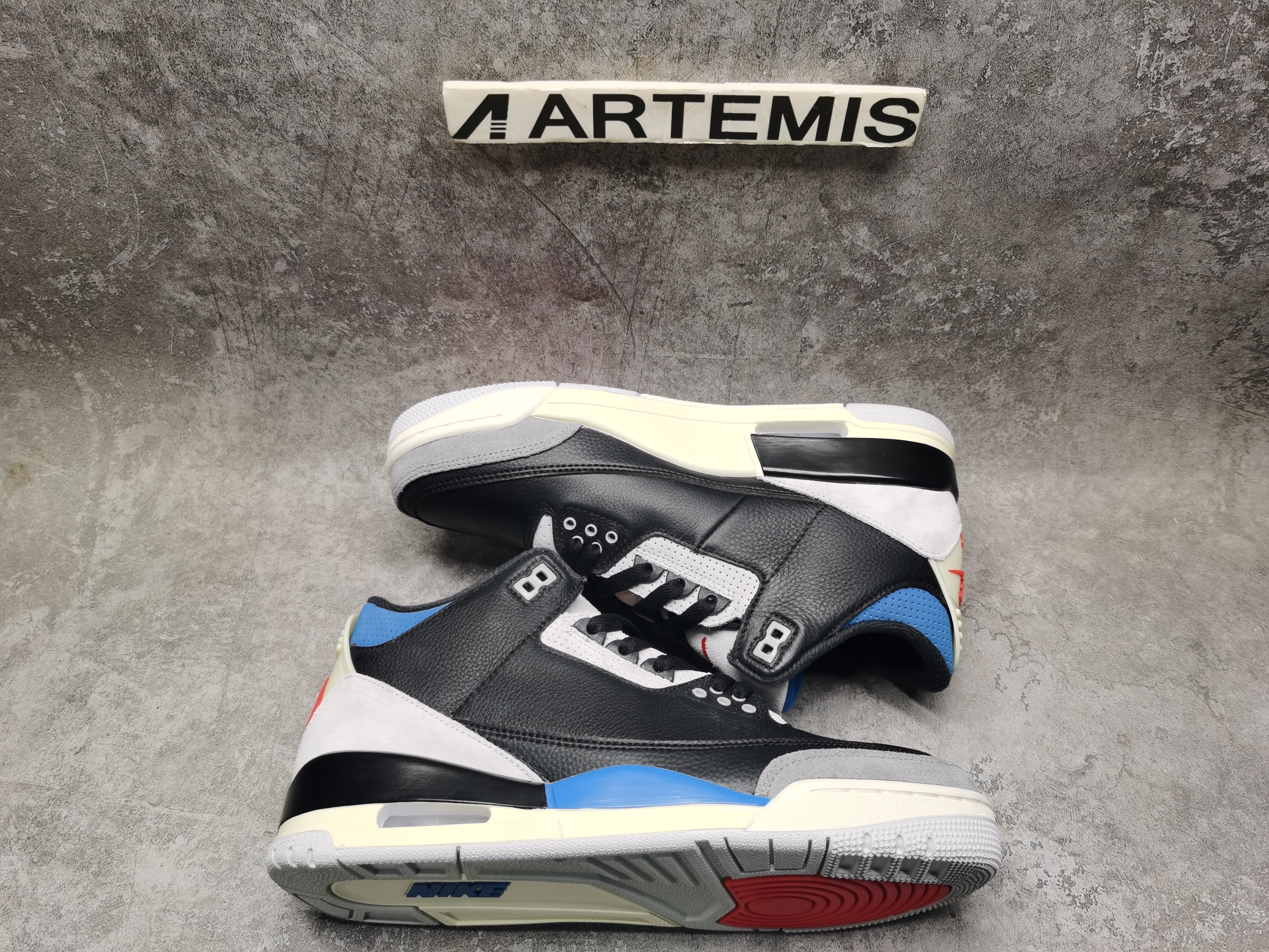 UA Jordan 3 Retro OG