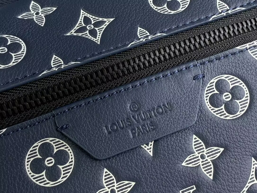 LV M24760 Discovery Backpack