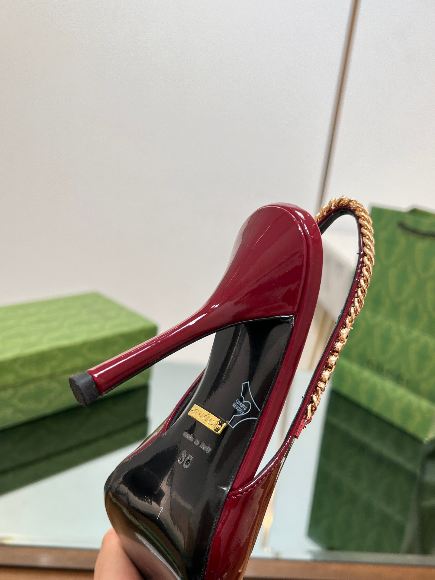 G*u*i signoria slingback pump