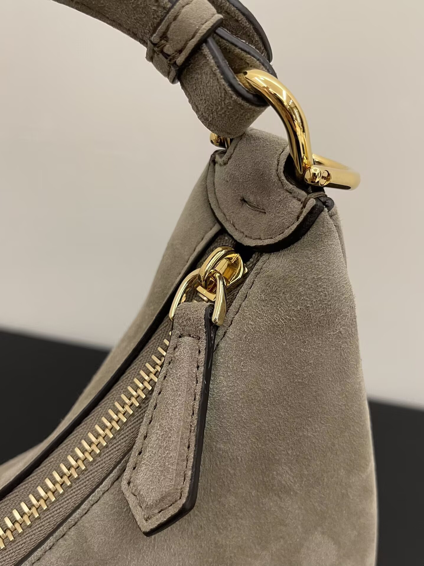 F**di graphy   icon 29x24.5x10cm