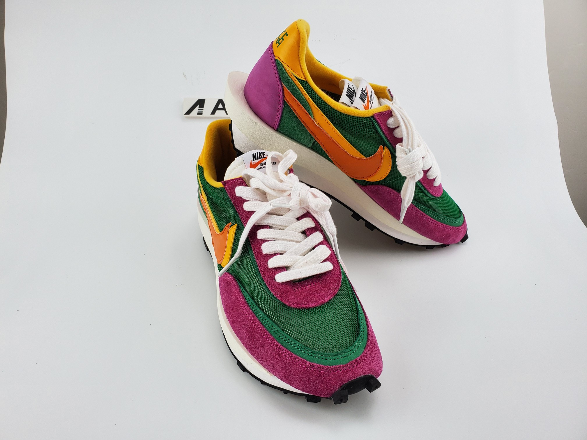 SACAI X NIKE LDWAFFLE “PINK GREEN”