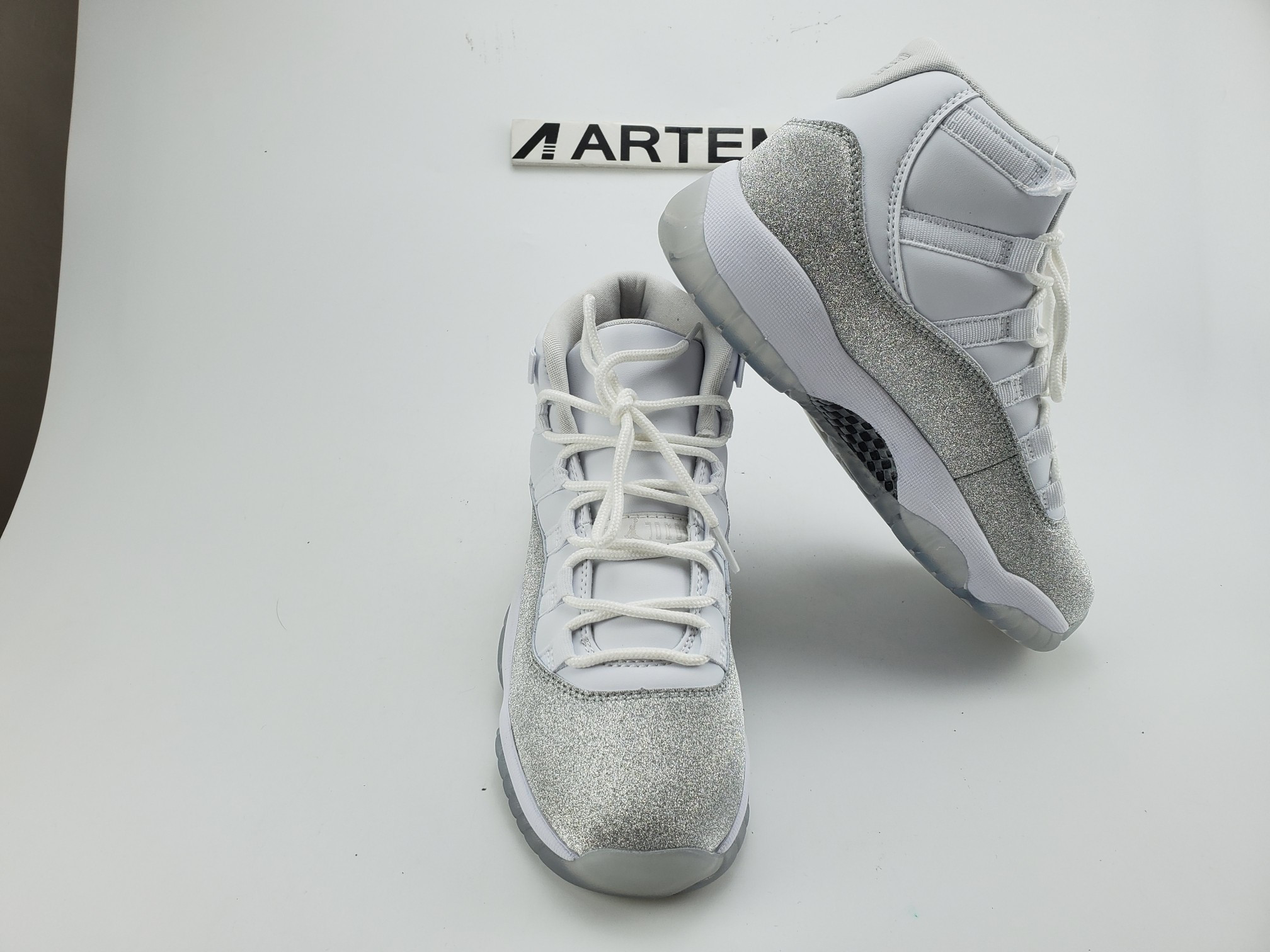 Air Jordan 11 Retro White Metallic Silver