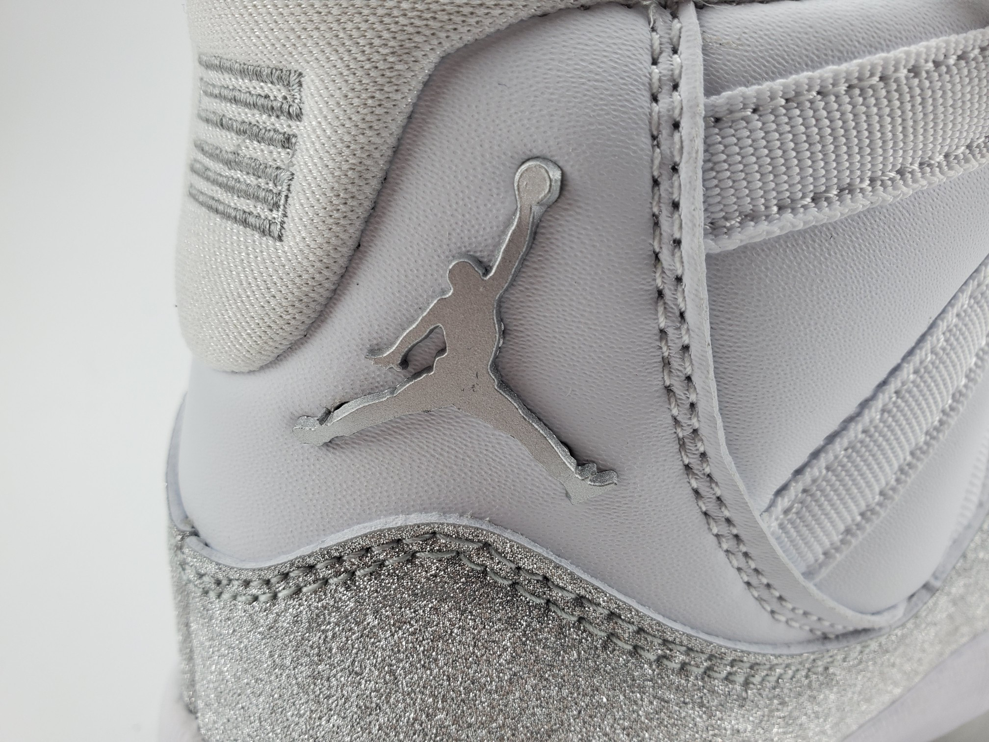 Air Jordan 11 Retro White Metallic Silver