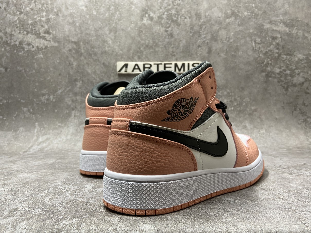 Air Jordan 1 Mid Pink Quartz