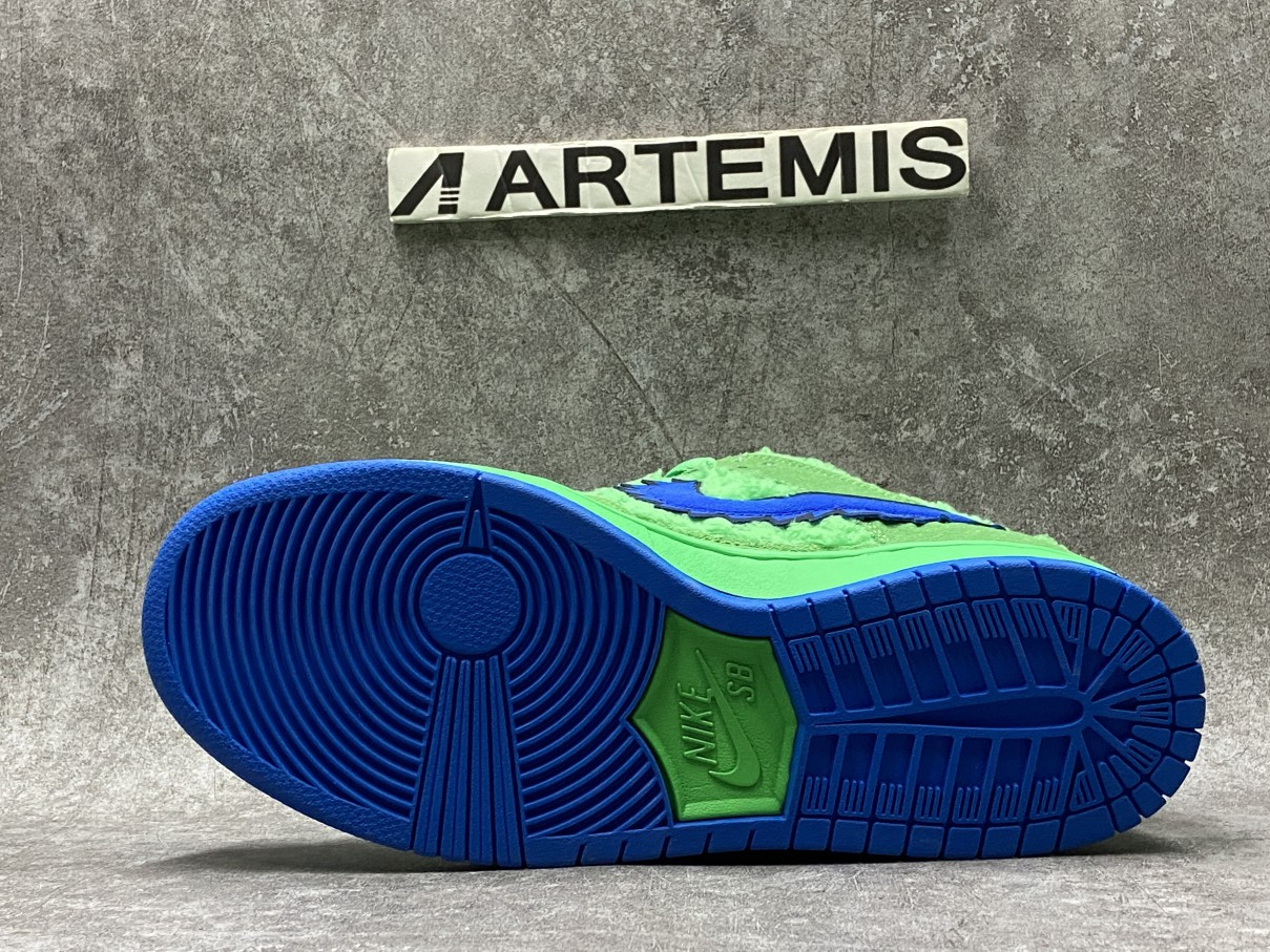 Grateful Dead x Nike SB Dunk Low Green Bear