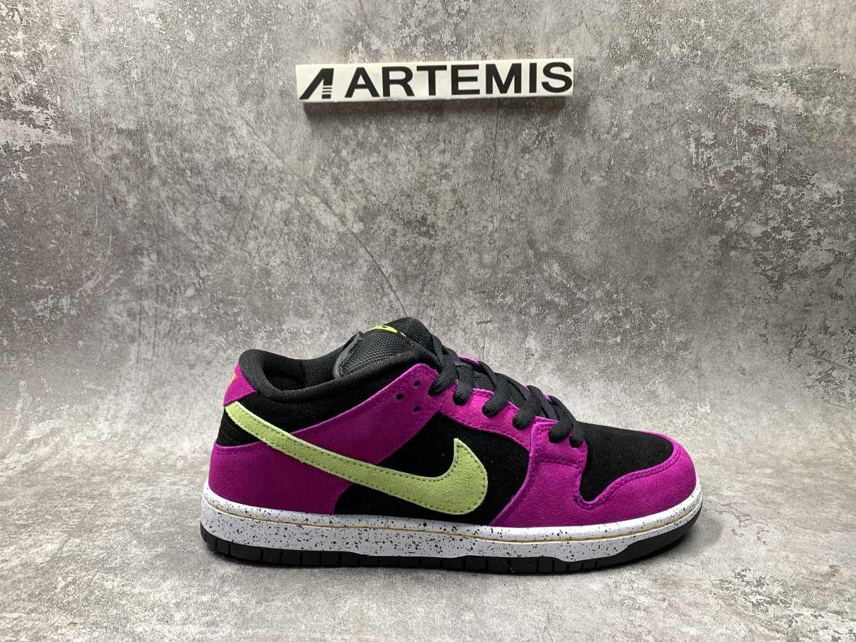 Nike SB Dunk Low Red Plum