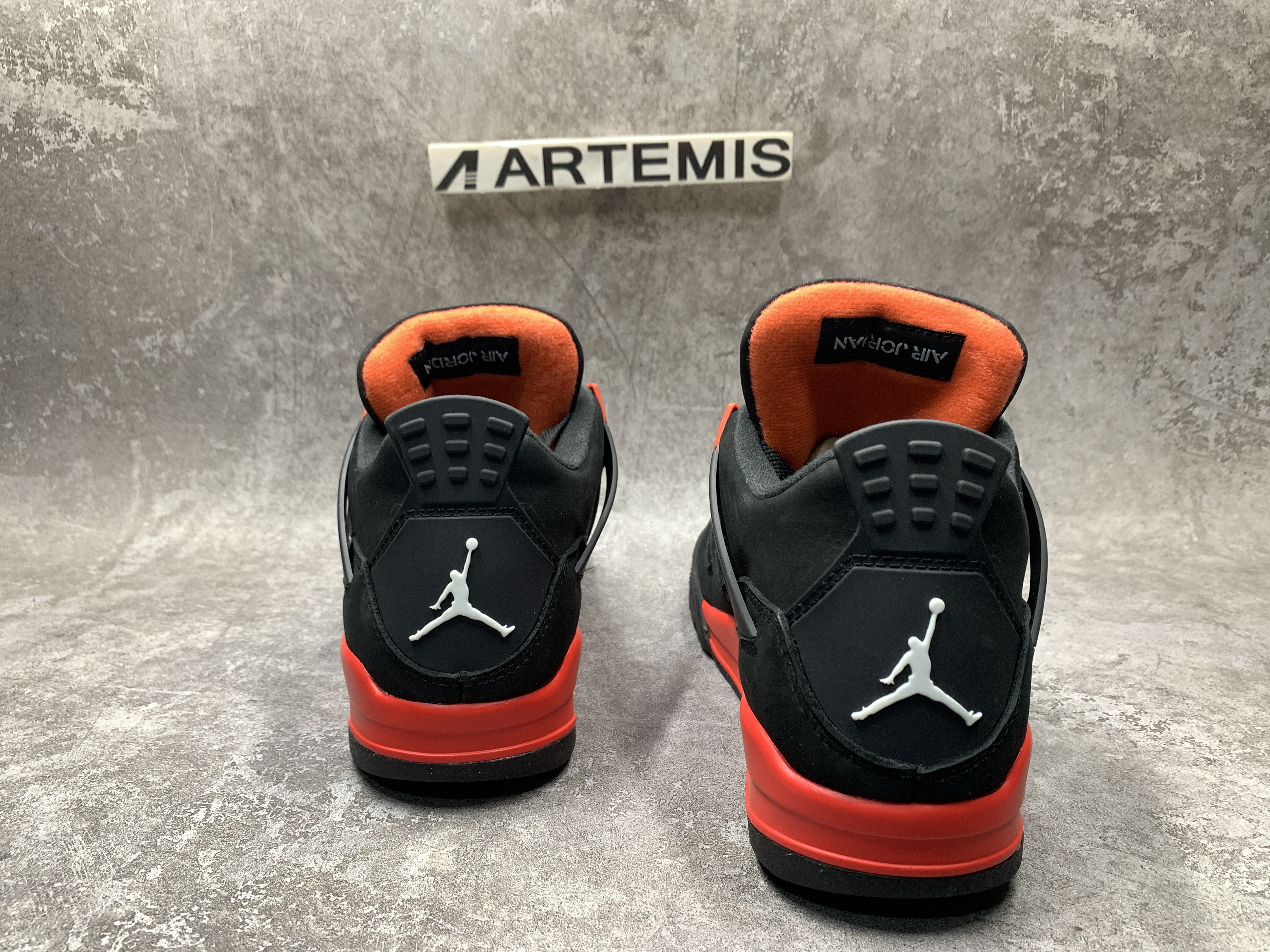 Air Jordan 4 Retro