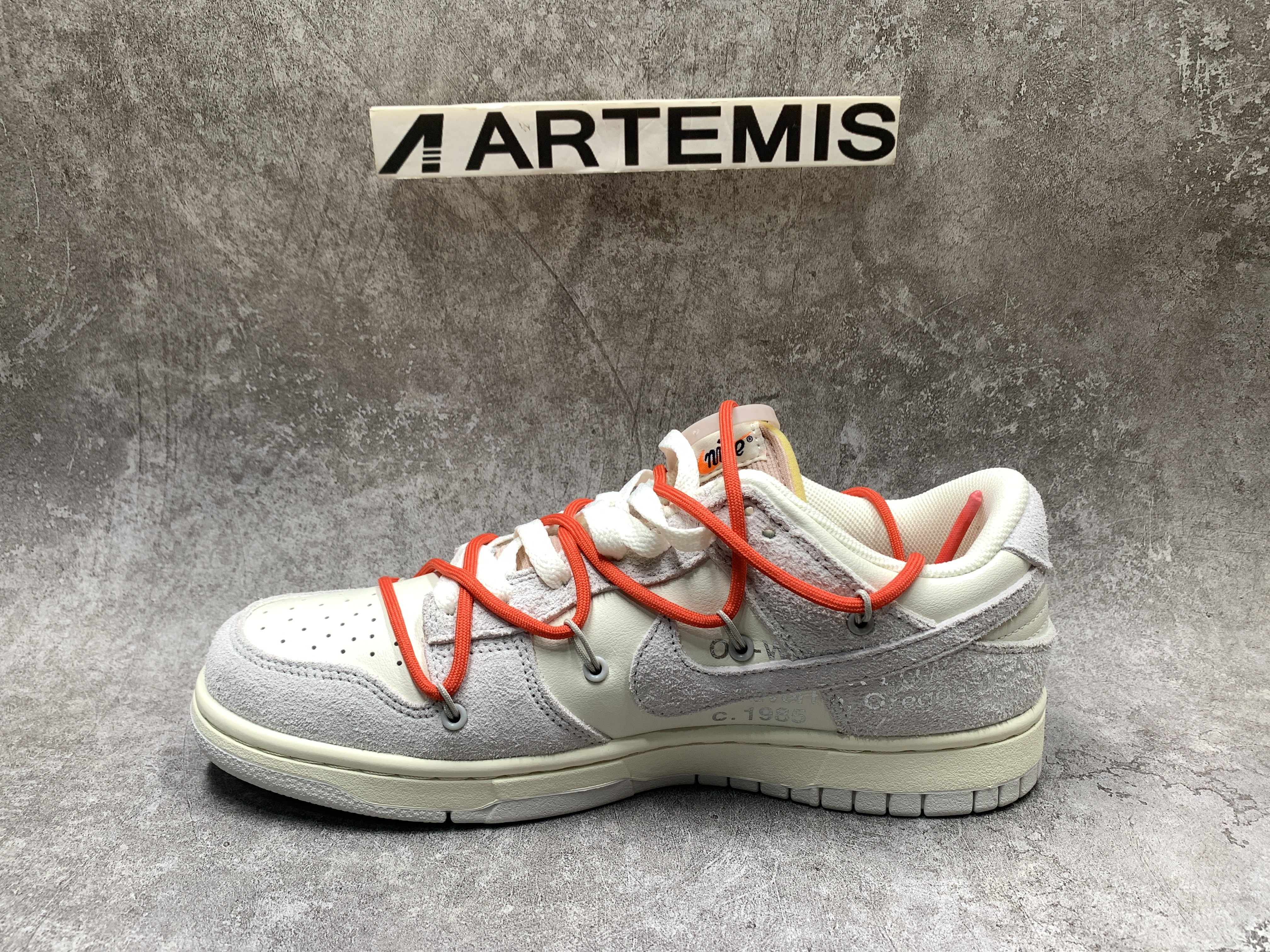 Off-White x Dunk Low Lot 33 of 50