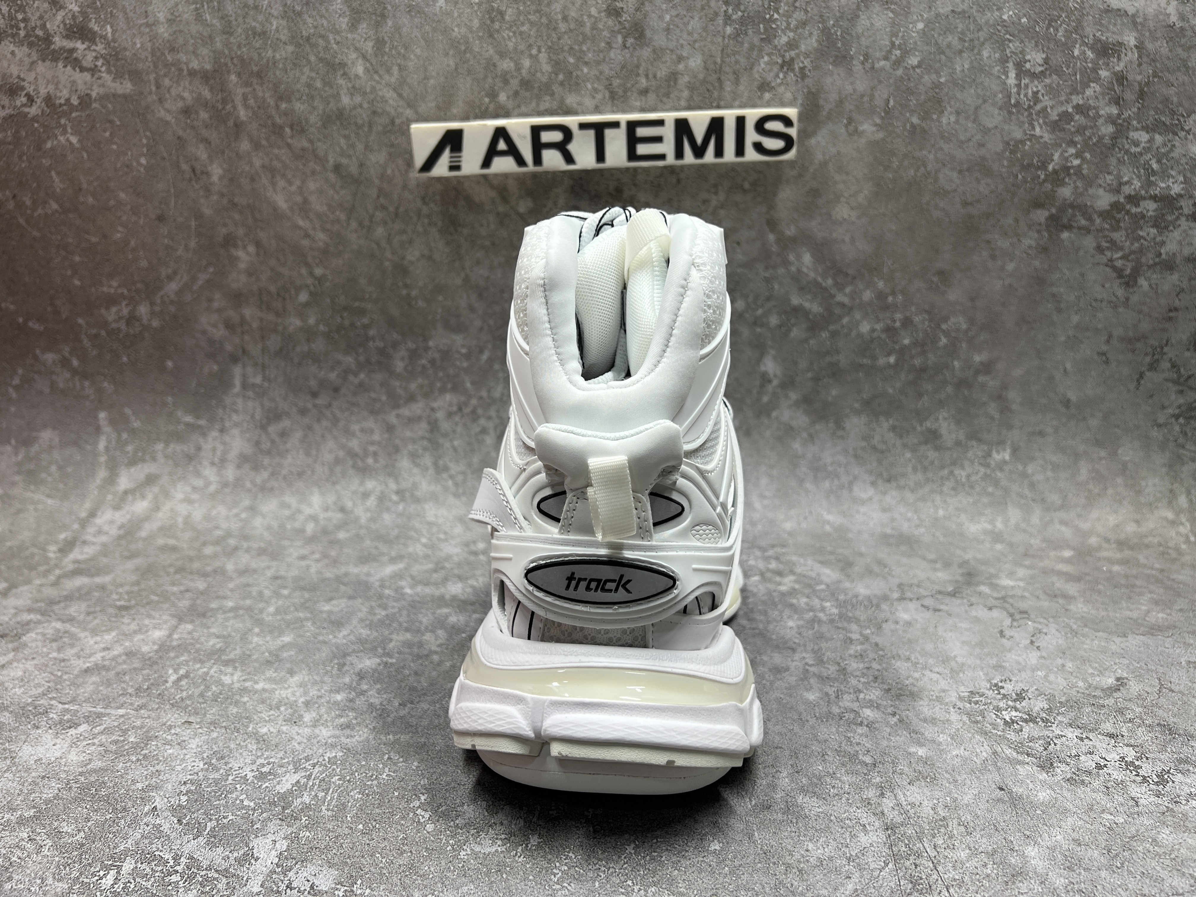 Balenciga Track Hike White