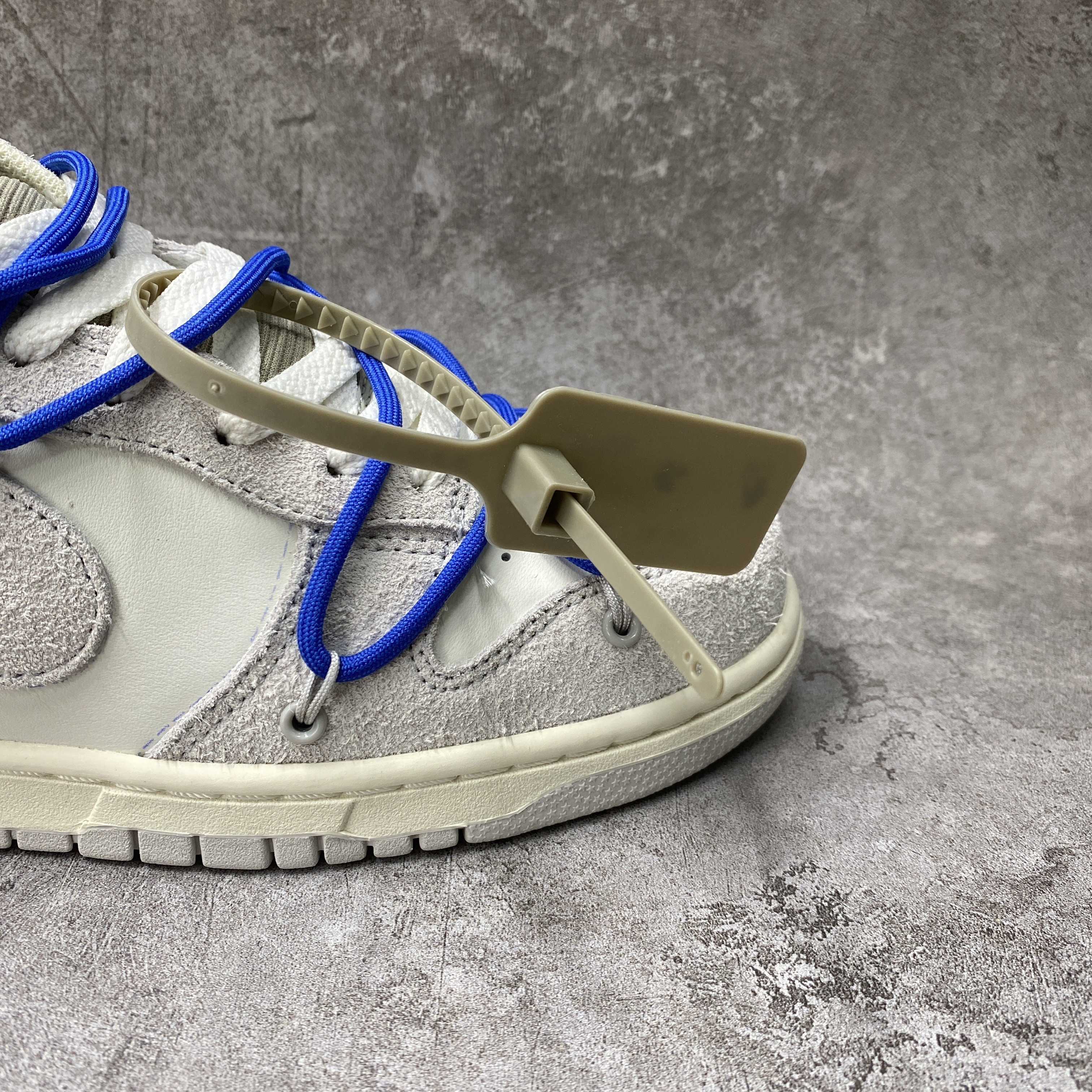 Nike Dunk Low Off-White Lot 32