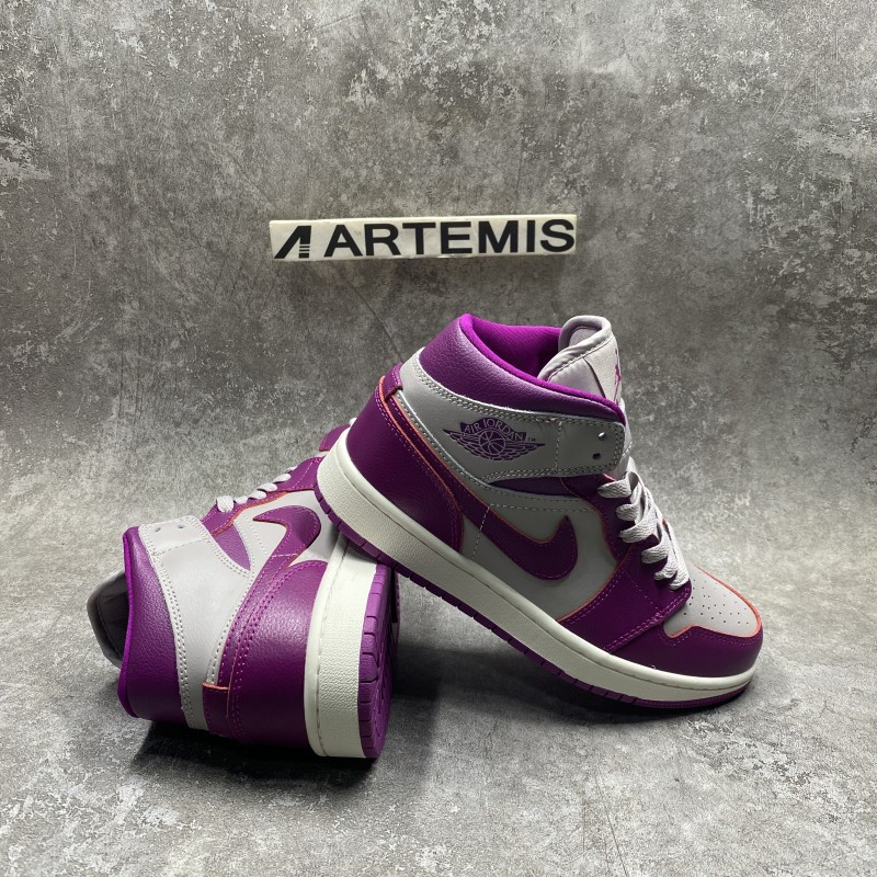 Air Jordan 1 Mid Magenta (2022)
