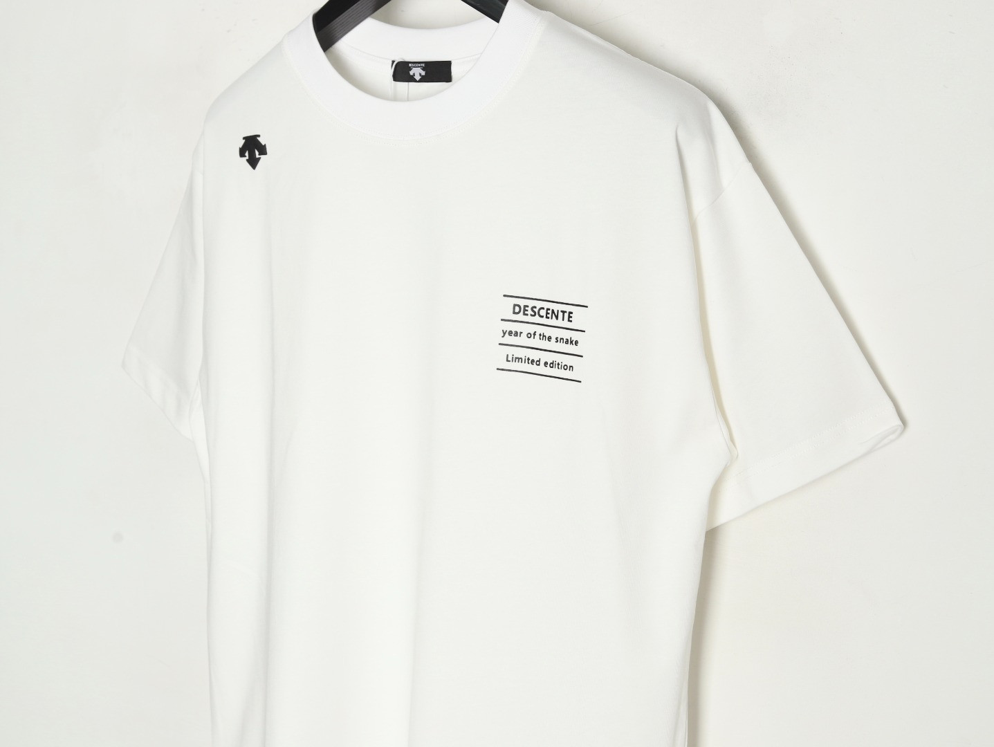 DESCENTE 25ss Short-sleeved T-shirt