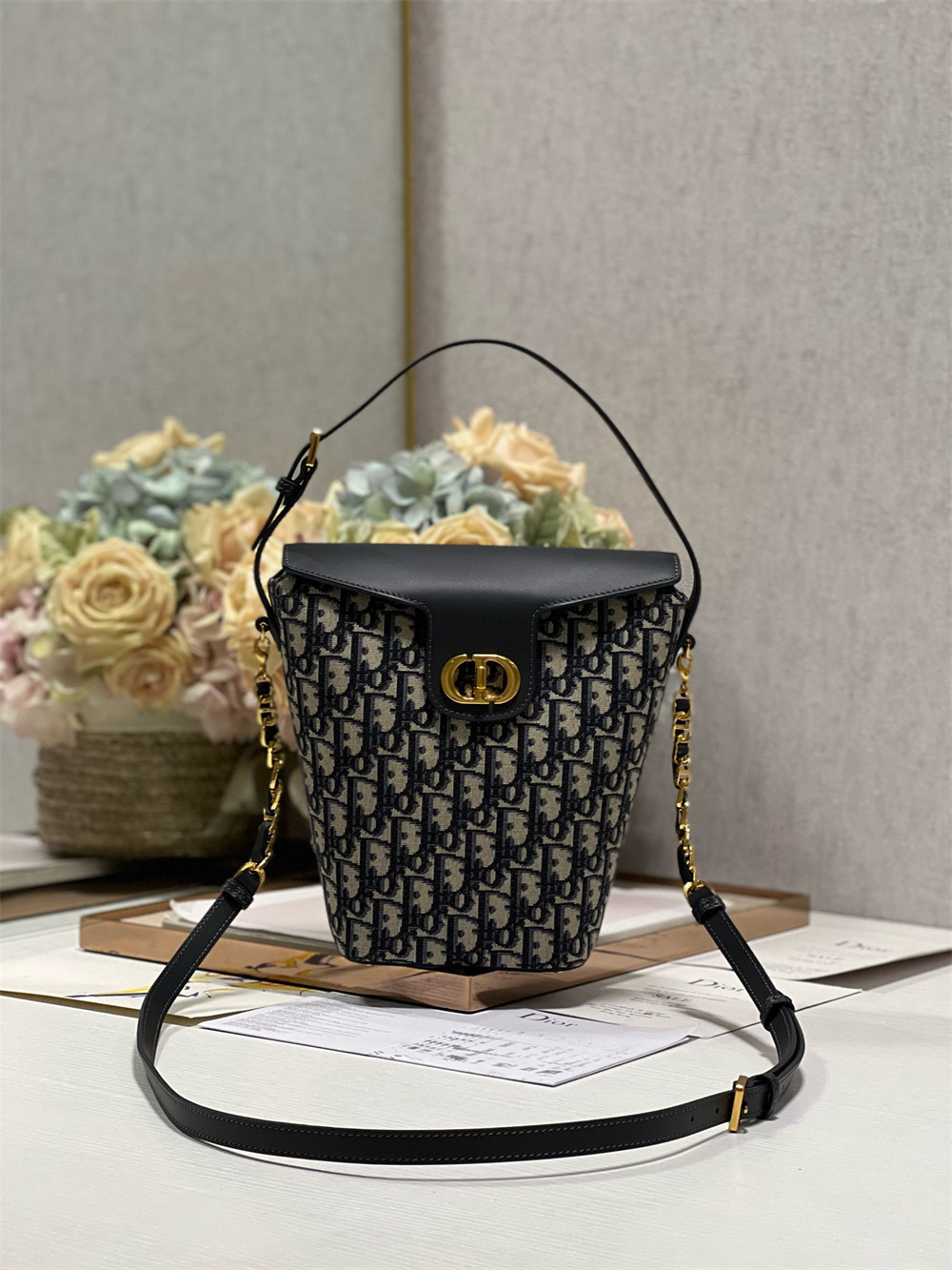D*or 30 montaigne large chain bucket bag oblique jacquard and calfskin