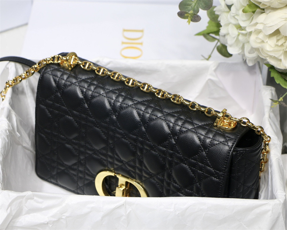 large d*or caro bag black S*pple cannage calfskin 29 x 18 x 10 cm