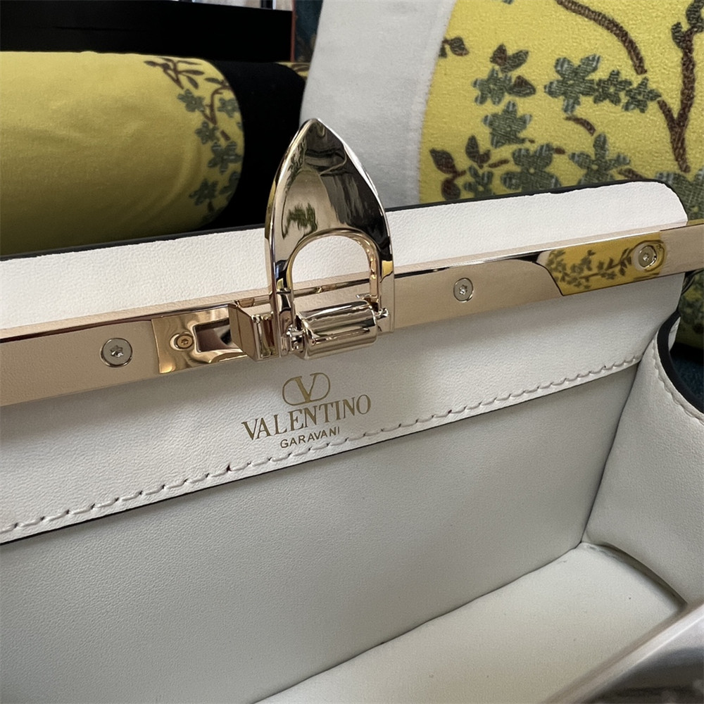 Va1e*ntin0 garavani rockstud23 small smooth calfskin shoulder bag ivory