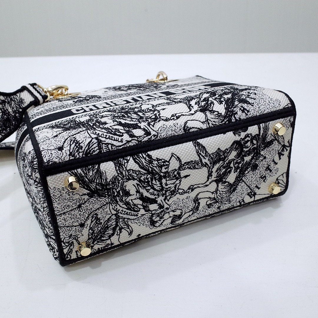 medium D*or lady d-lite bag 24 x 20 x 11 cm