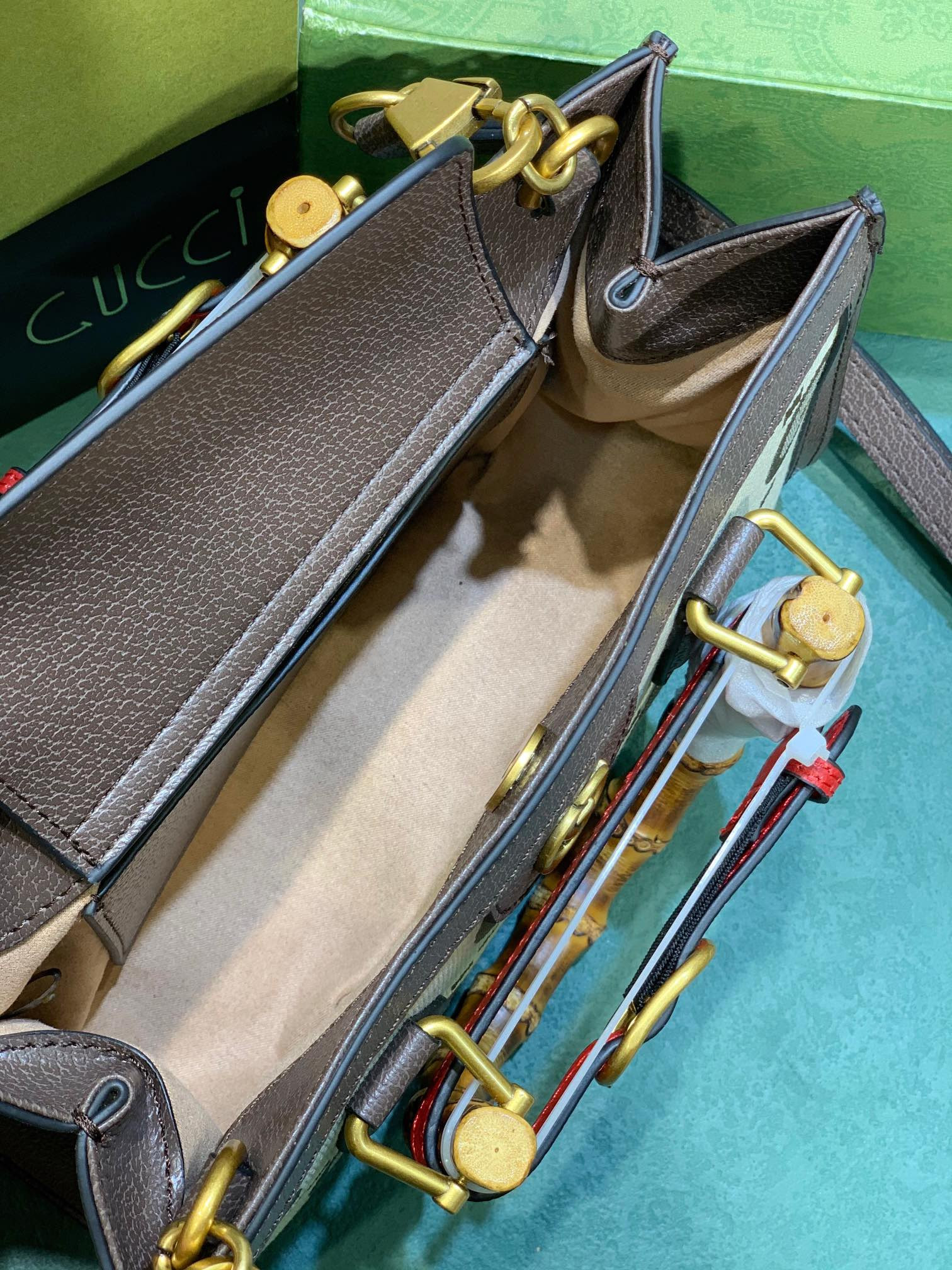 G*u*i diana small shoulder bag 25w x 16h x 9d cm