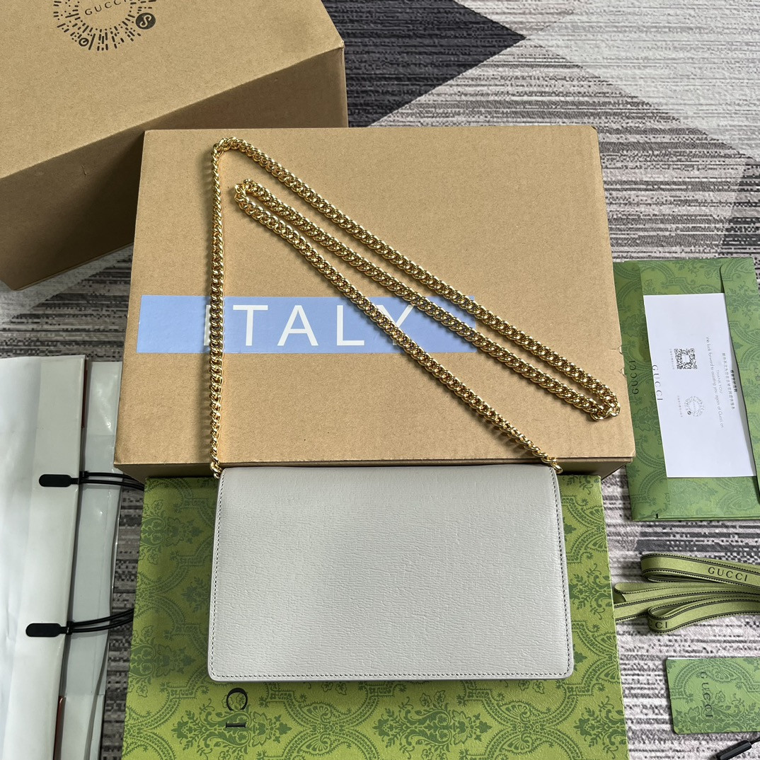 chain wallet with G*u*i script light grey 7.8"w x 5"h x 1.6"d