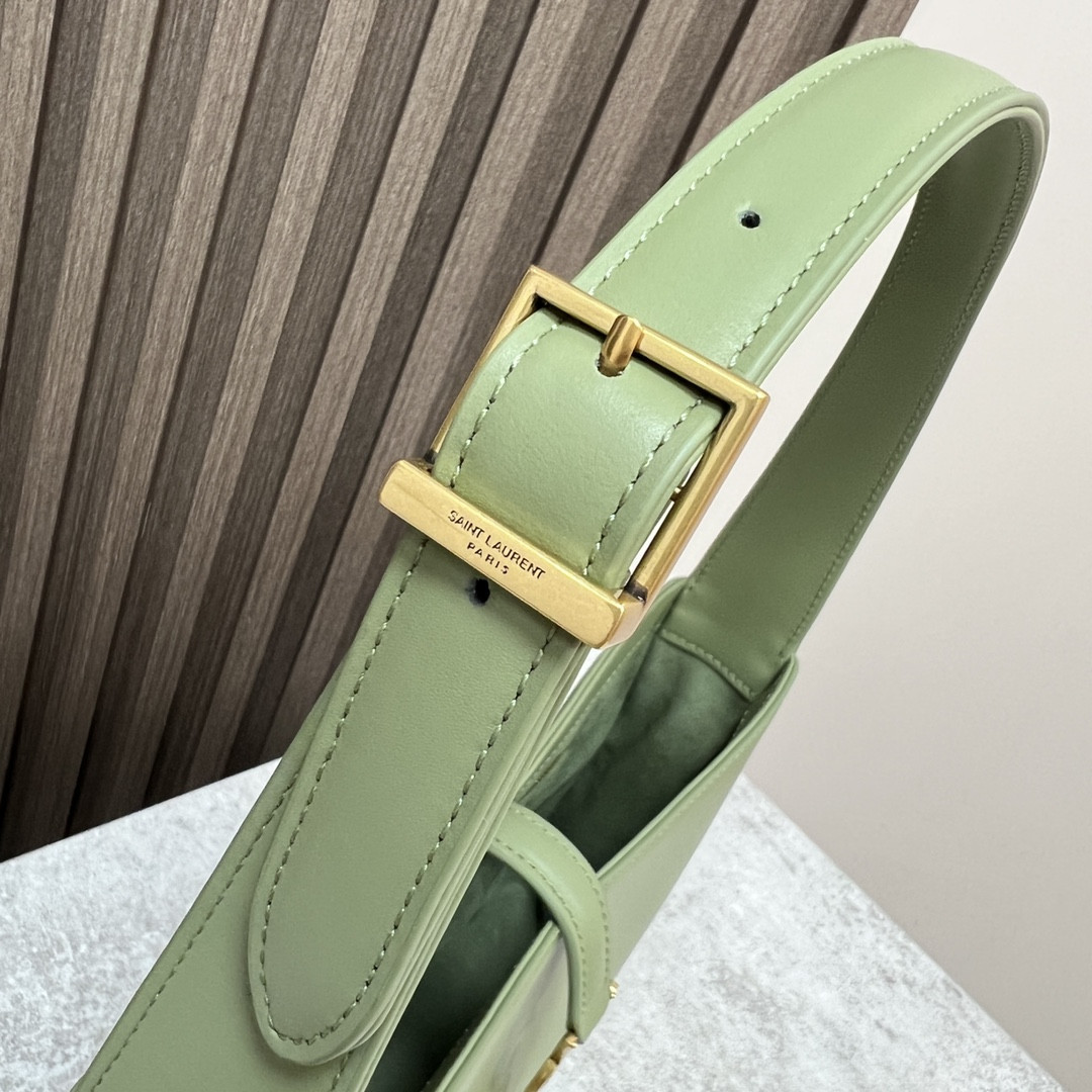 Y*L le 5 À 7 in smooth leather green 9 x 6.3 x 2.5 inches