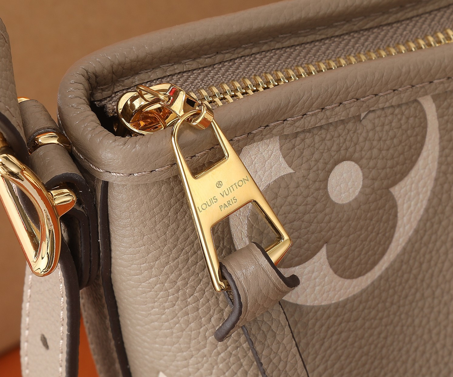 LV CarryAll PM M47180 11.6x9.4x4.7 inches