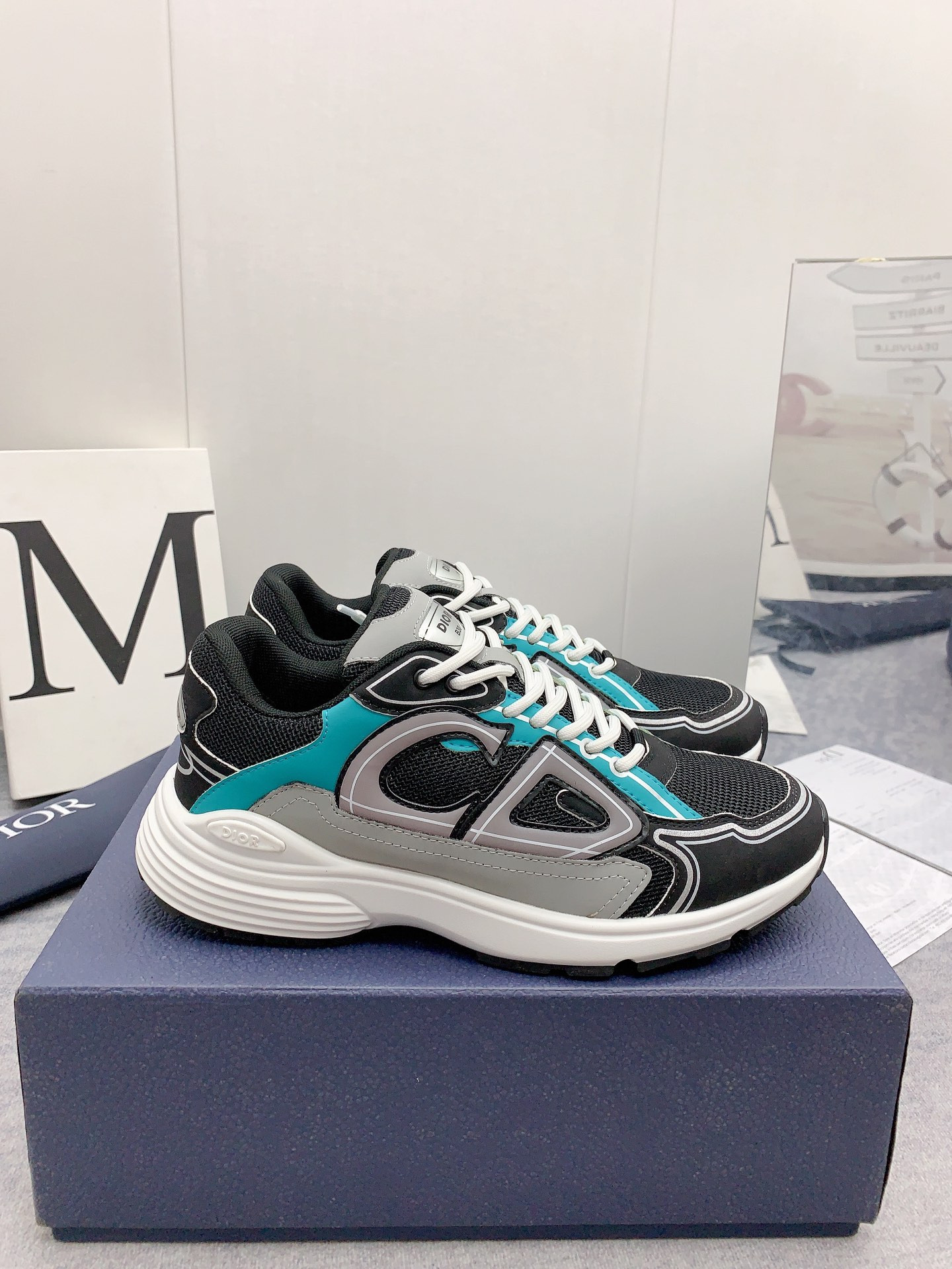 ua D*or b30 anthracite gray