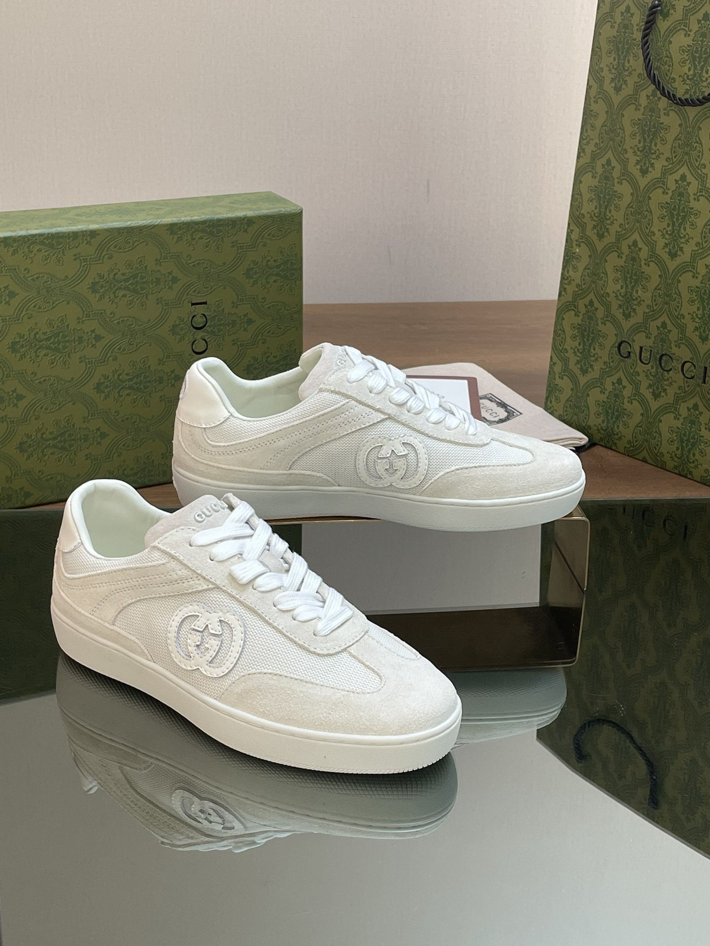 ua G*u*i interlocking g sneaker white