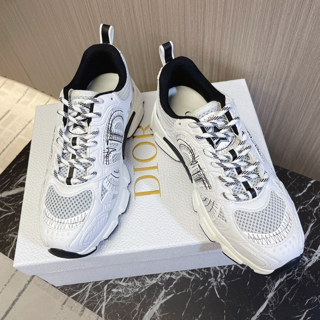 ua D*or chrono sneaker white and black mesh