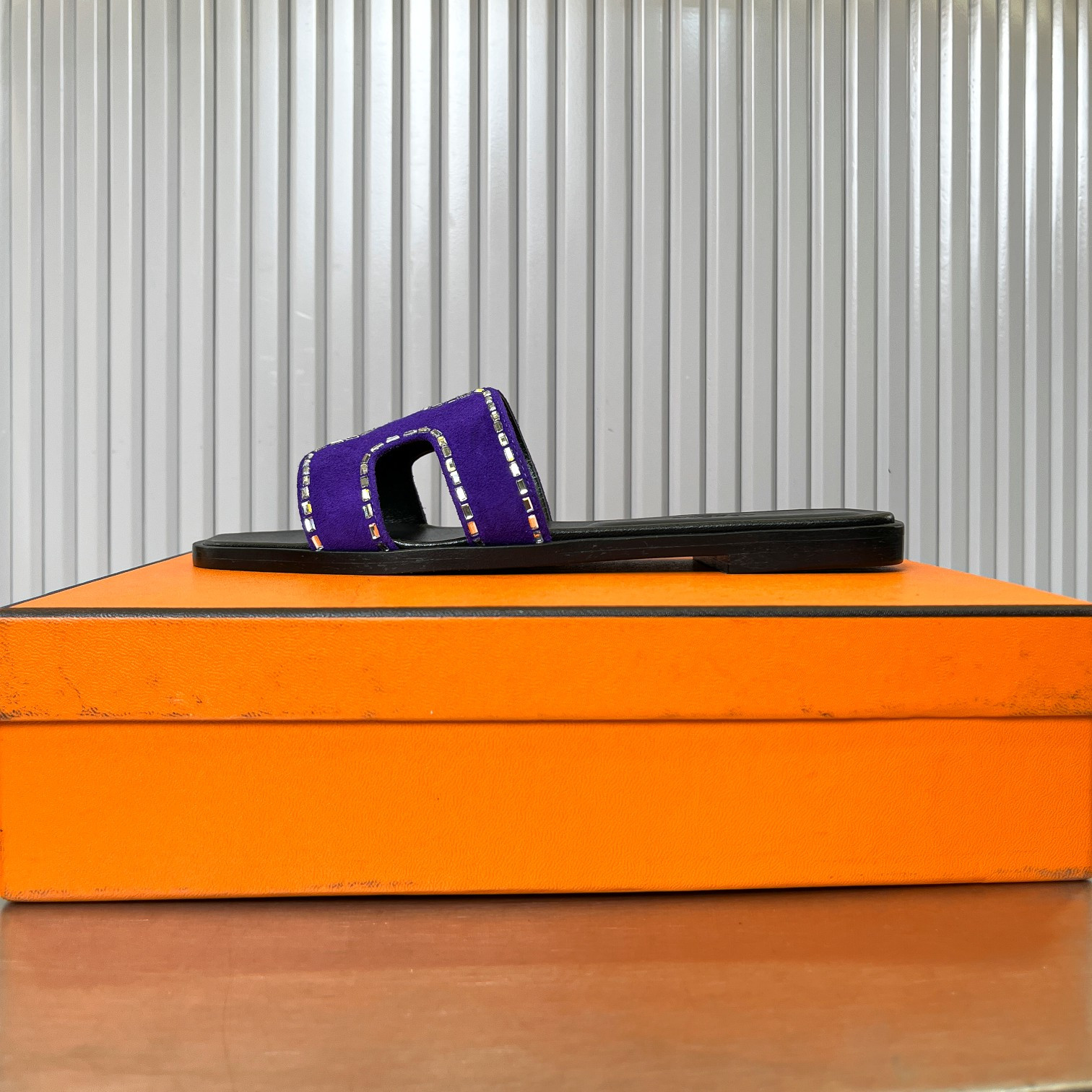 ua H**me5 oran sandal