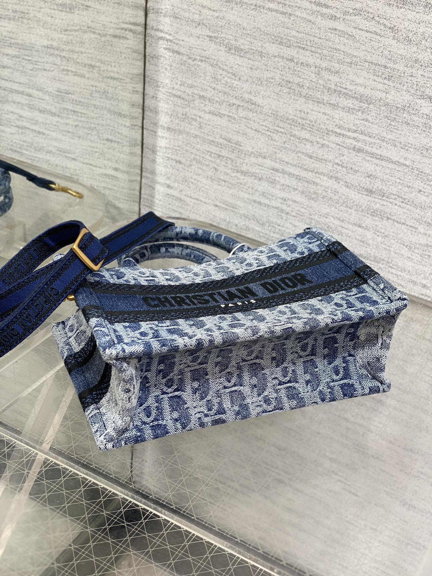 mini D*or book tote blue denim D*or oblique jacquard 21.5 x 13 x 7.5 cm