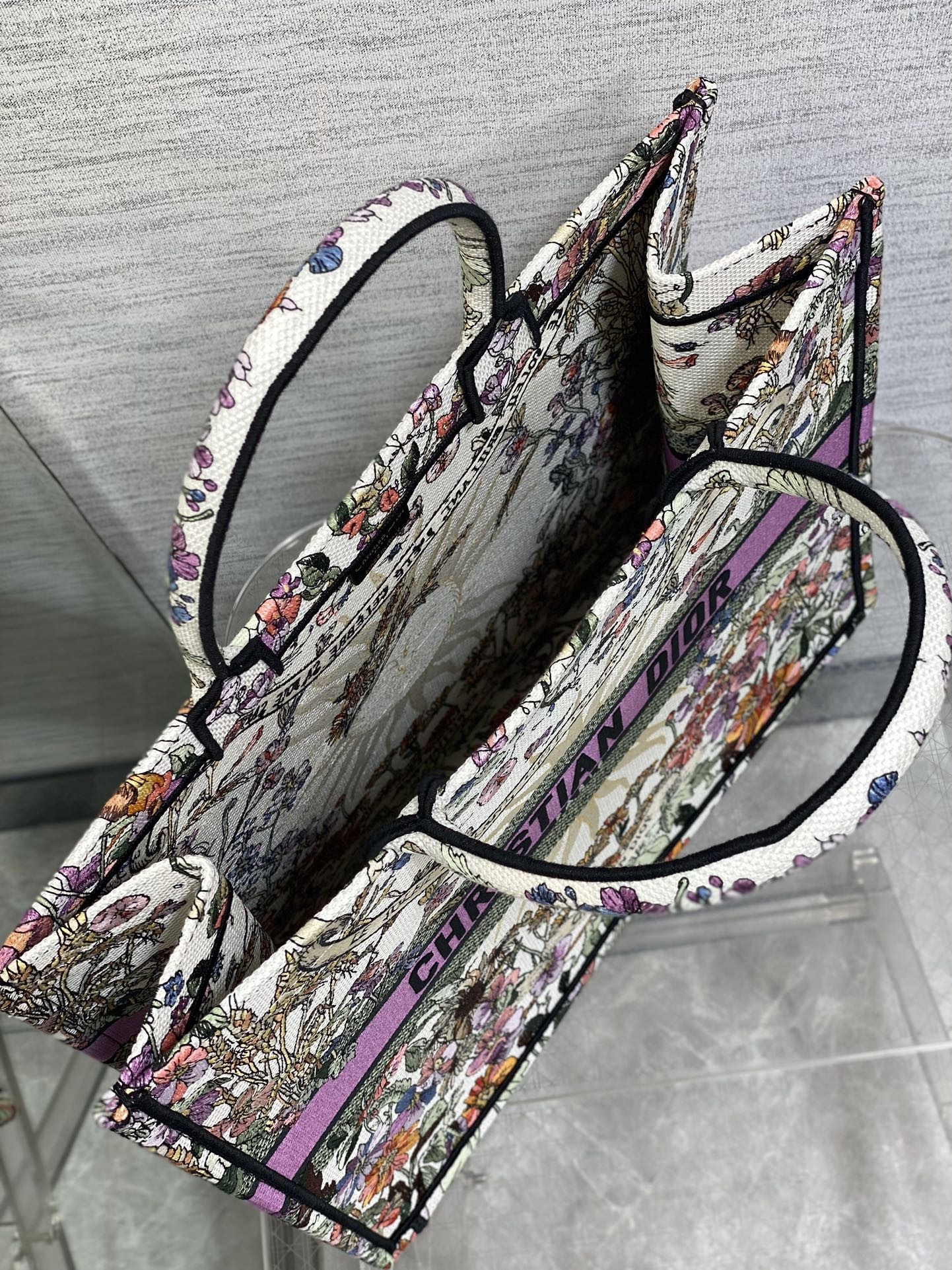 D*or book tote ecru multicolor D*or 4 saisons Été soleil embroidery 42 x18 x35cm