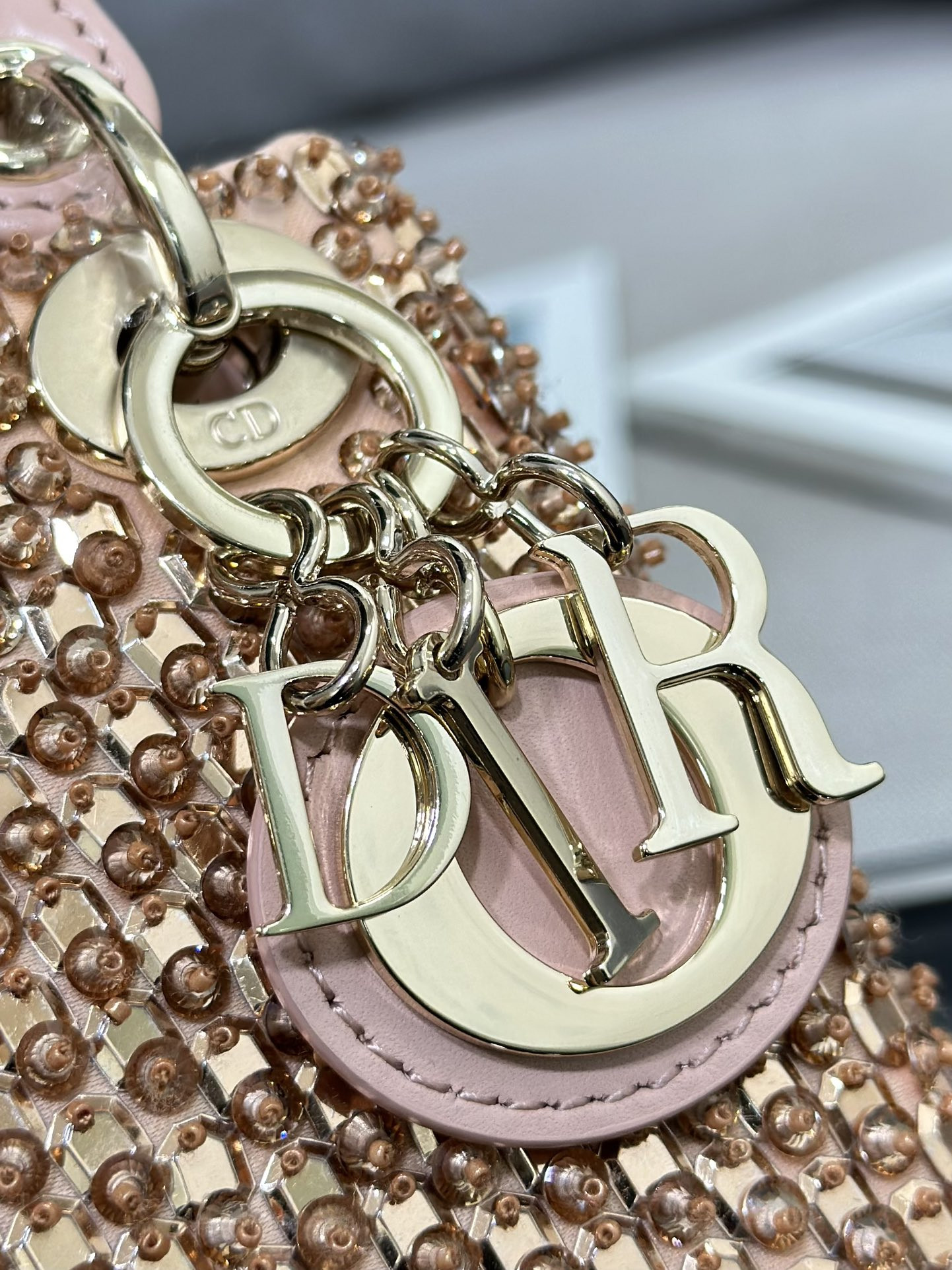 lady D*or ultra-mini embroidered micro-beads 12 x 10.2 x 5 cm