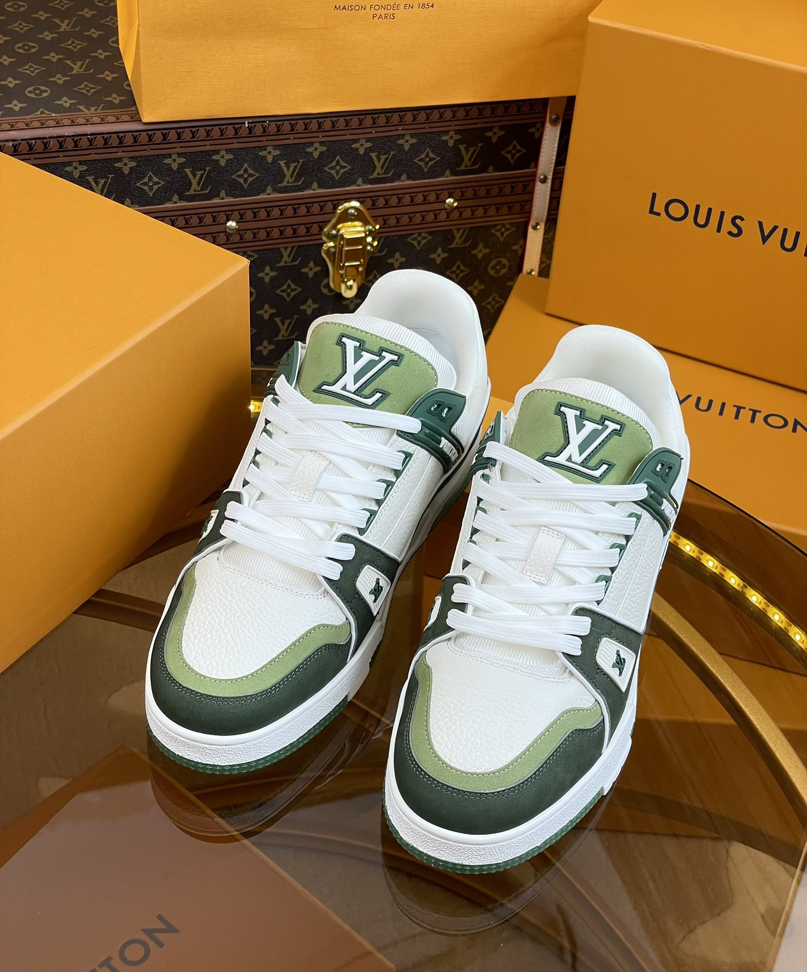 UA LV Trainer Sneaker