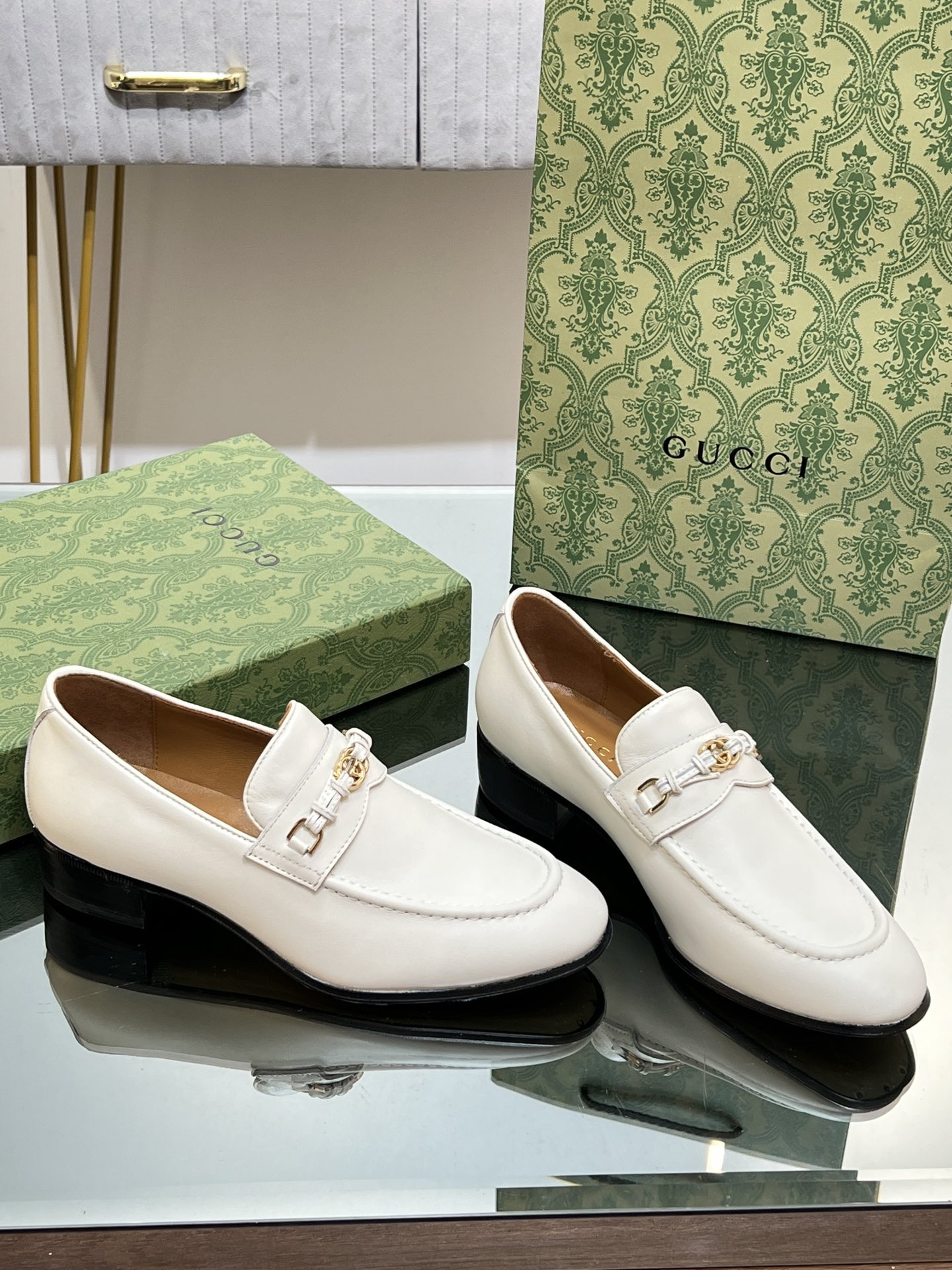 ua G*u*i interlocking g loafer