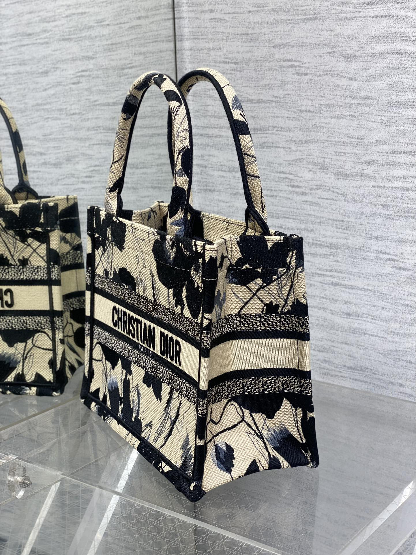 D*or tote 26 x 8 x 22cm